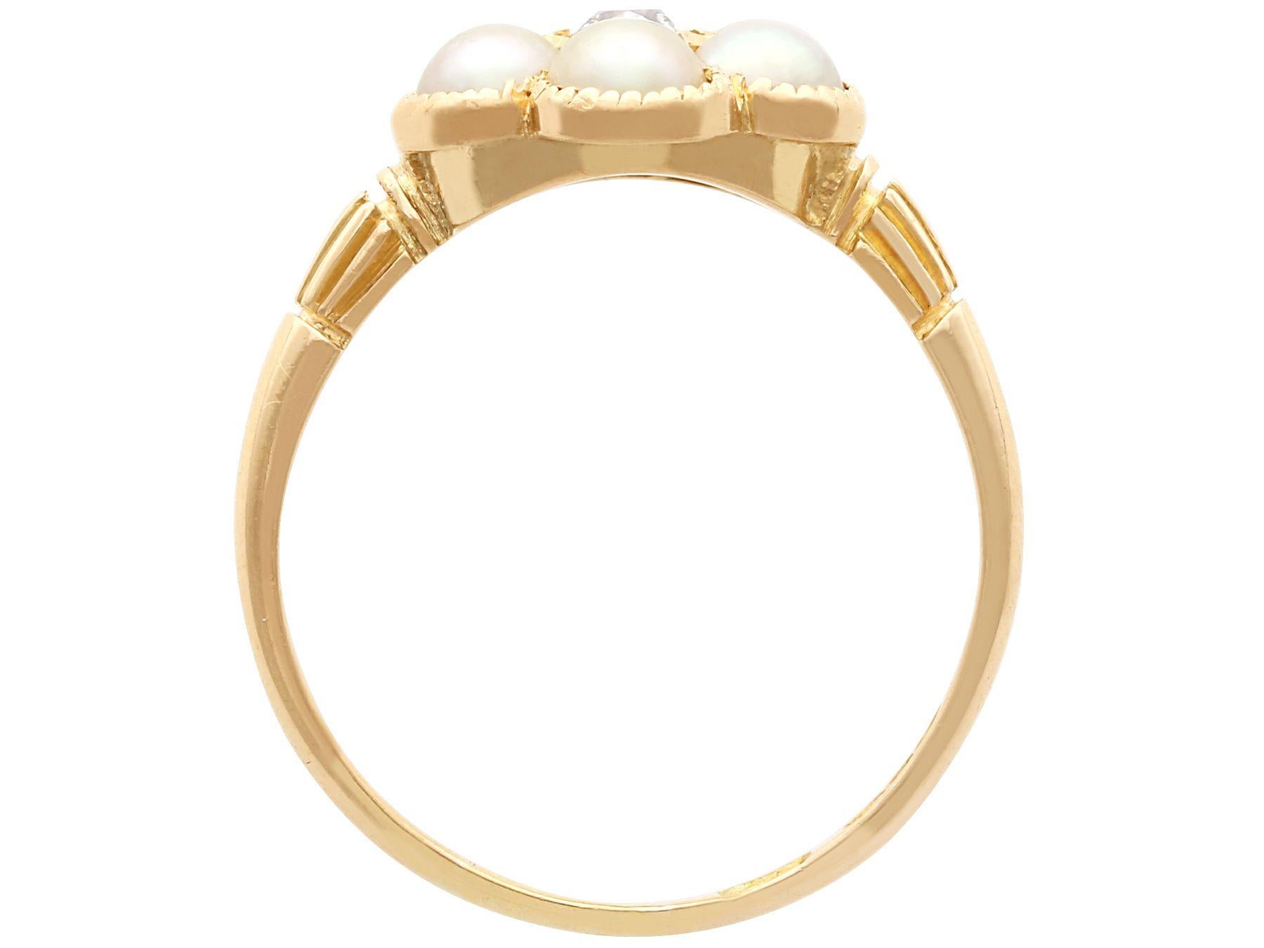 Antique Natural Pearl and Diamond Yellow Gold Cluster Ring, Circa 1880 In Excellent Condition In Jesmond, Newcastle Upon Tyne
