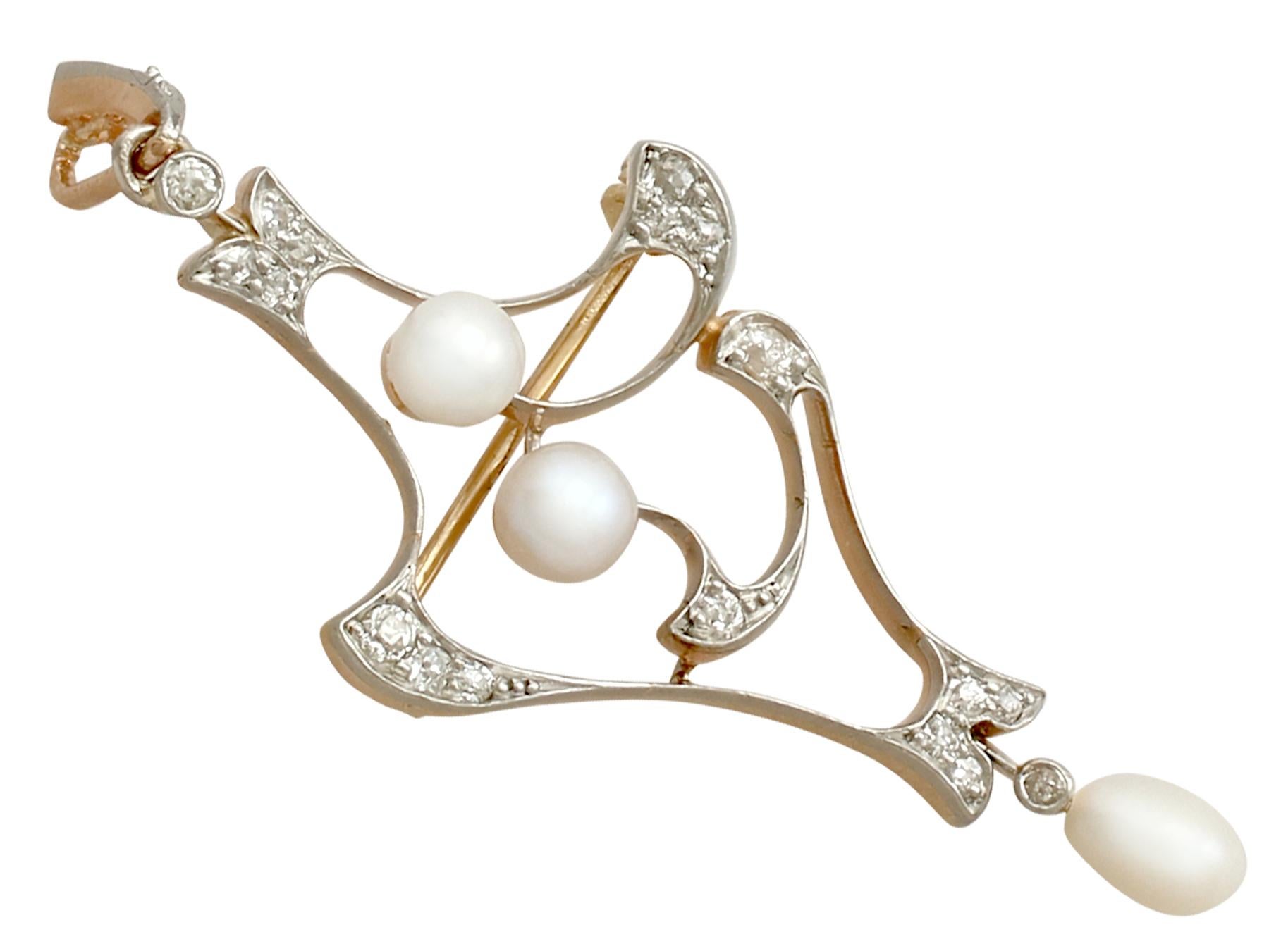 Taille vieille Europe Broche pendentif ancienne en or jaune avec perles naturelles et diamants en vente