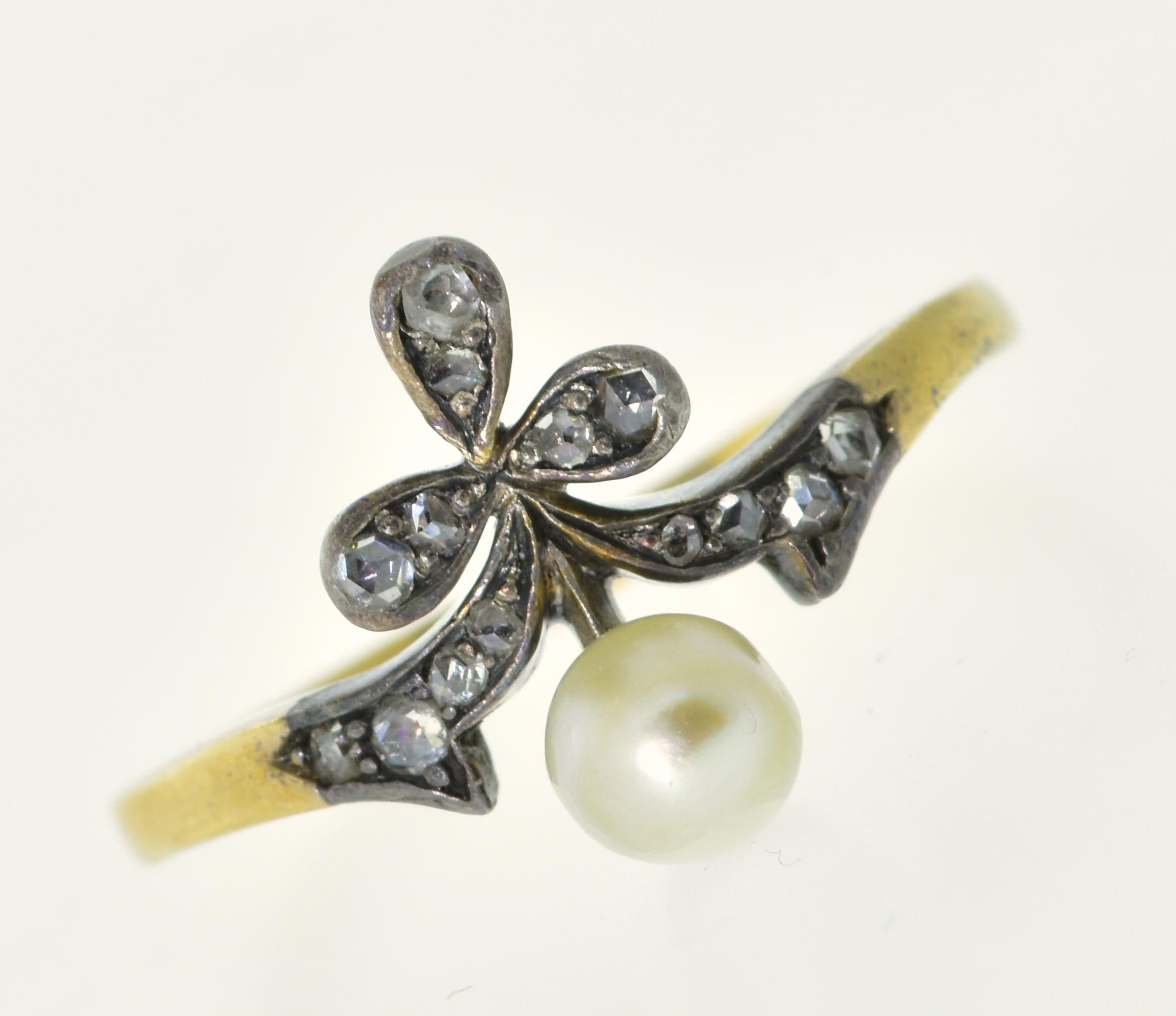 Bague ancienne en perles naturelles et diamants taille rose en vente 2