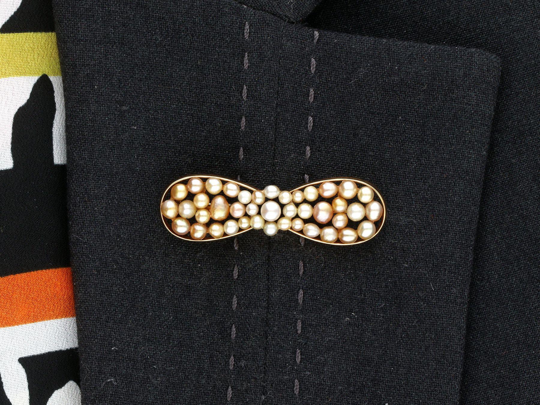 Antique Natural Pearl and Yellow Gold Brooch For Sale 3