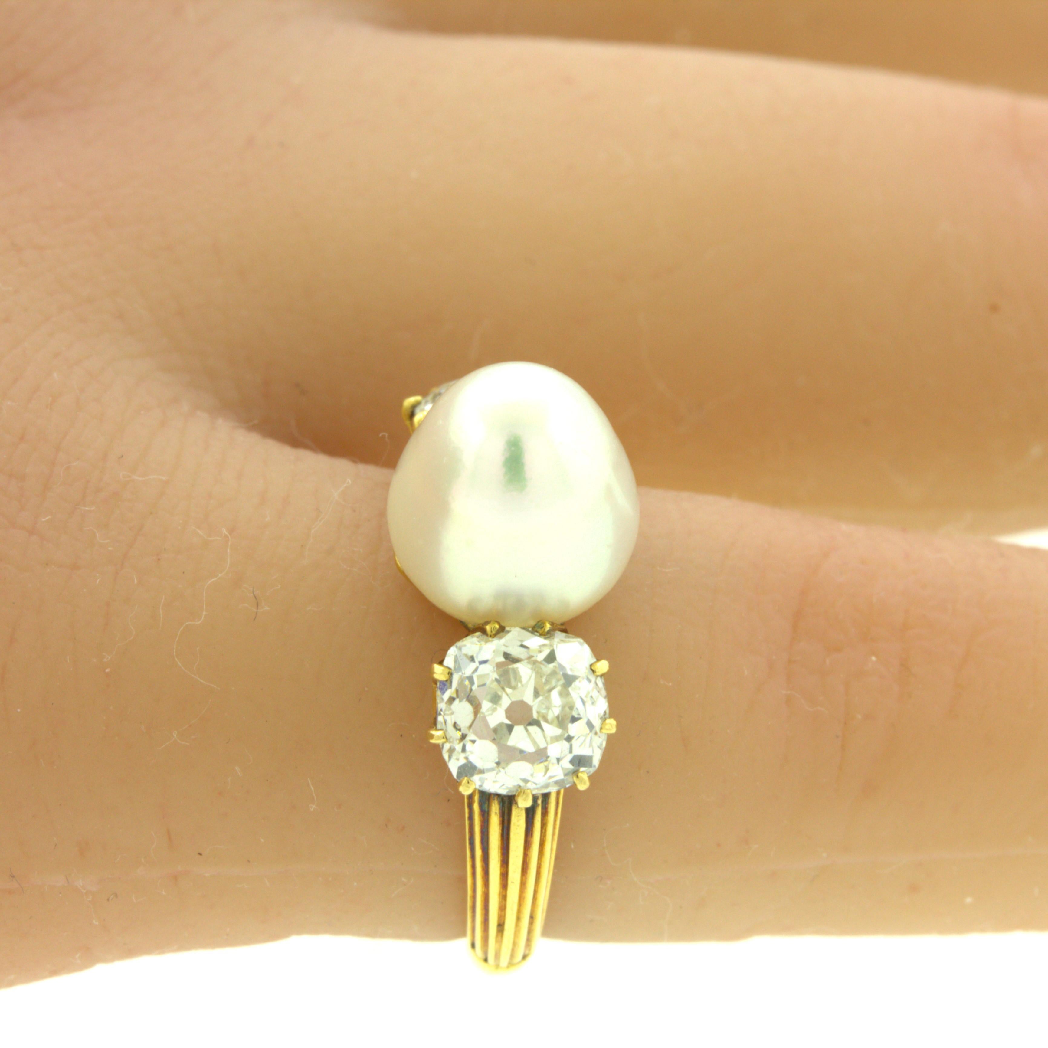 Anello antico in oro giallo 18k con diamante e perla naturale, certificato GIA 1