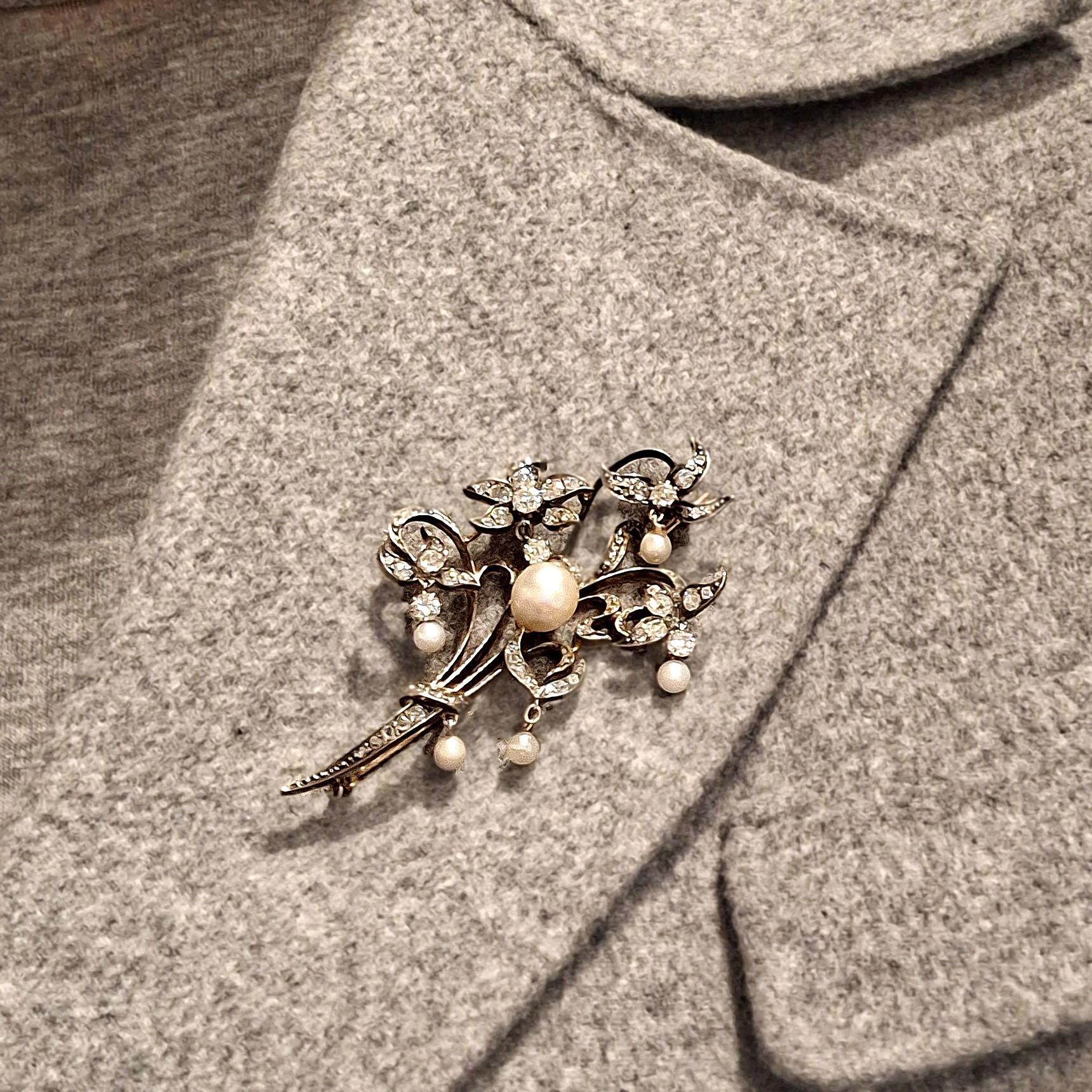 Belle Époque Antique Natural Pearl Diamond Flower Brooch in 18K Gold circa 1890 For Sale
