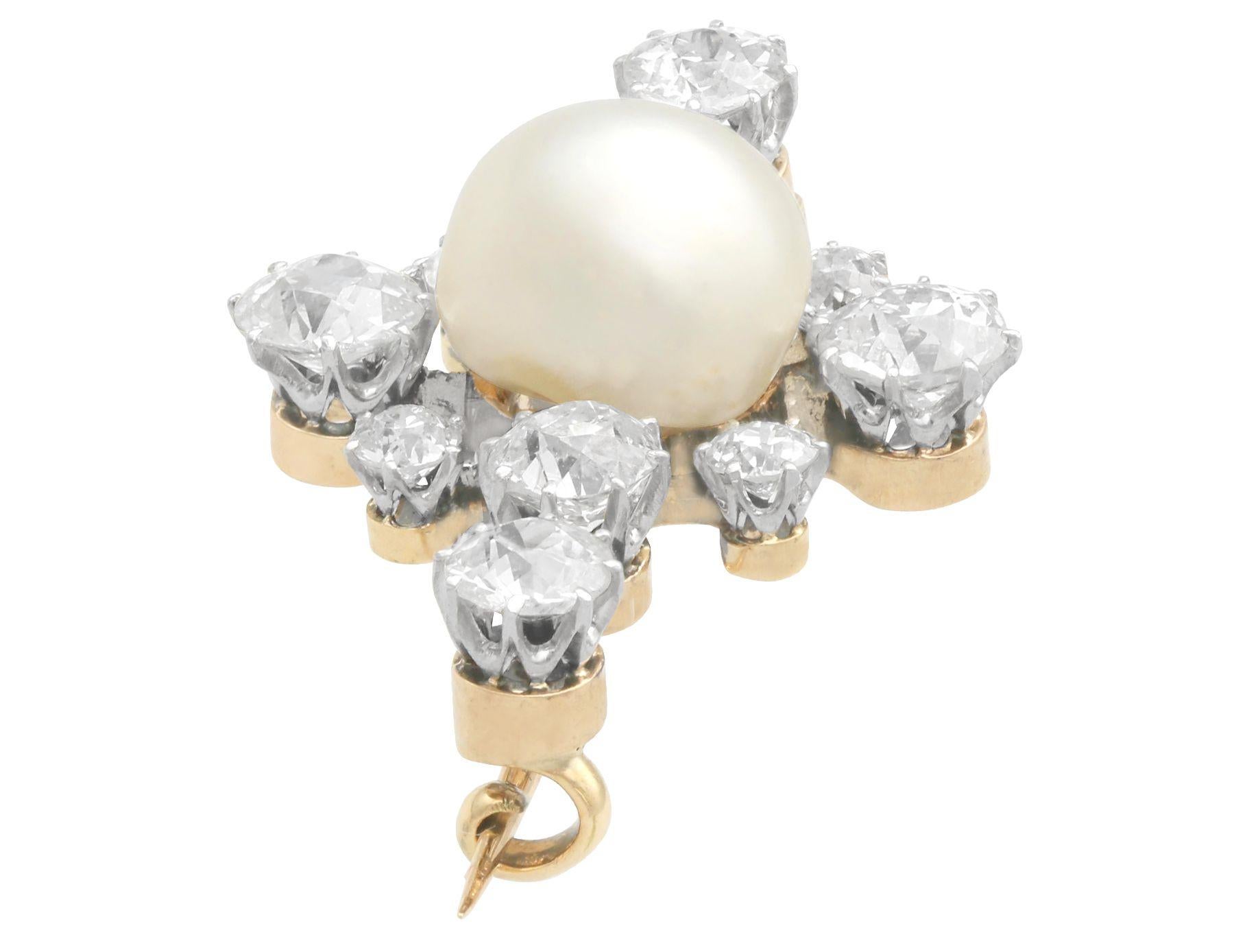 Antique Natural Saltwater Pearl and Diamond, 15k Yellow Gold Brooch / Pendant For Sale 2