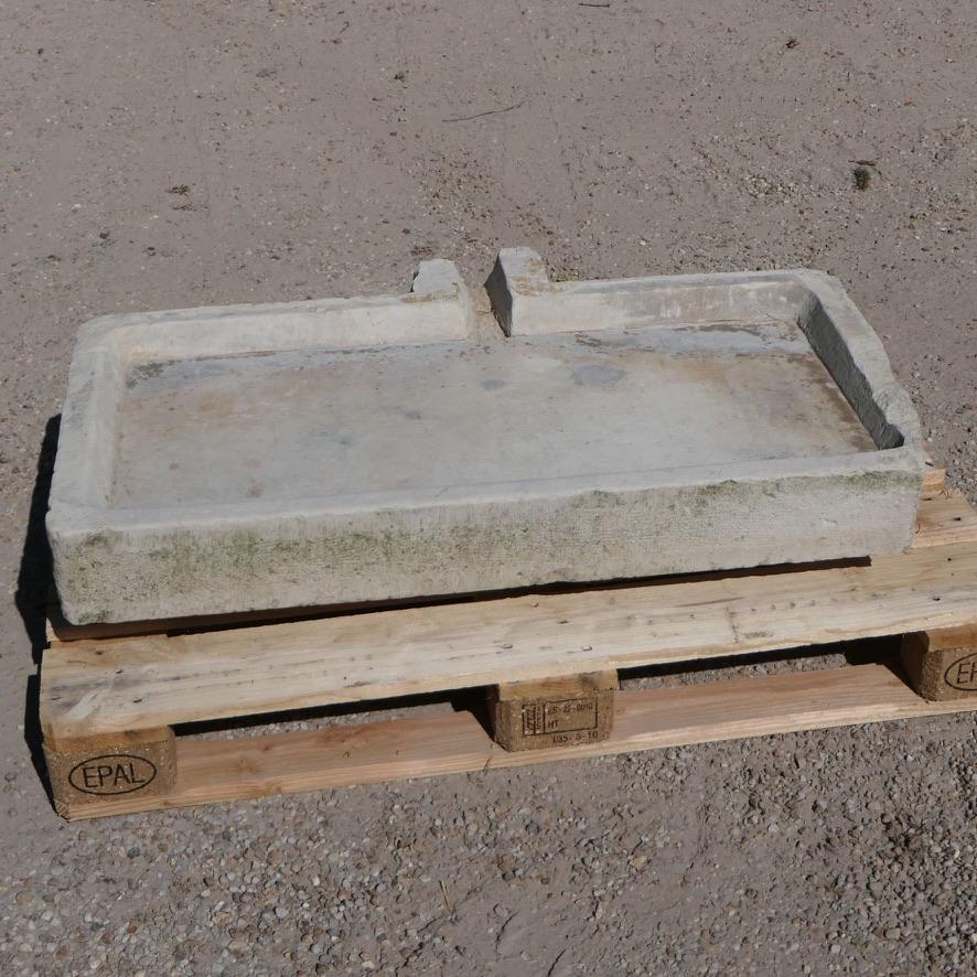 Antikes Naturstein-Spülbecken - Rustikaler Bauernhof-Trog (Französisch) im Angebot