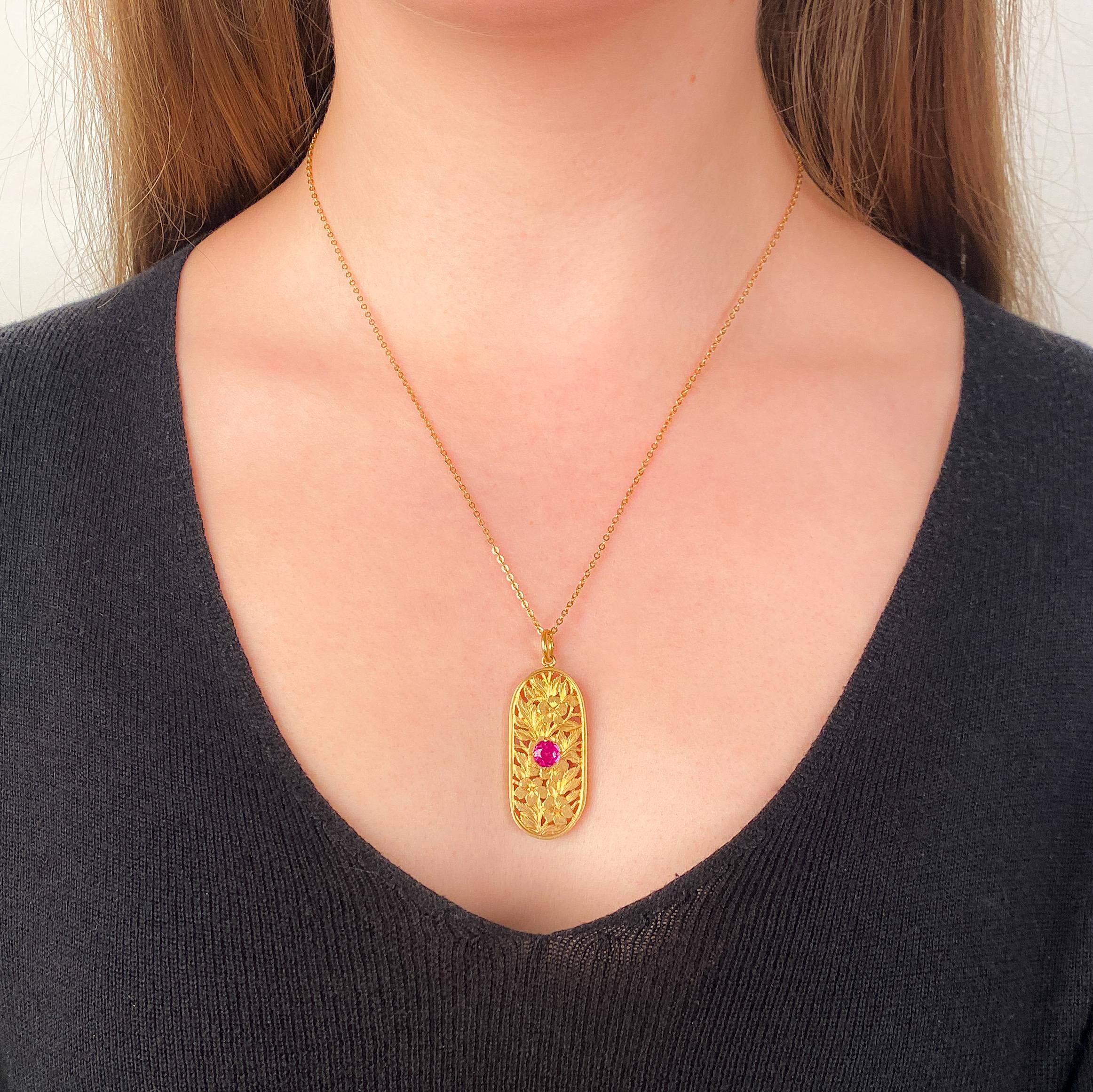 Collier ancien en or 18 carats avec rubis naturel non traité Pour femmes en vente