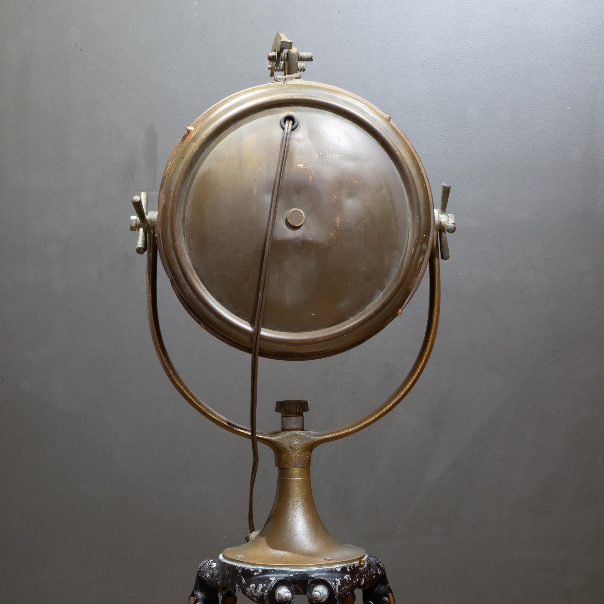 Faretto nautico in bronzo su treppiede regolabile, 1920-1940 ca. in vendita 5