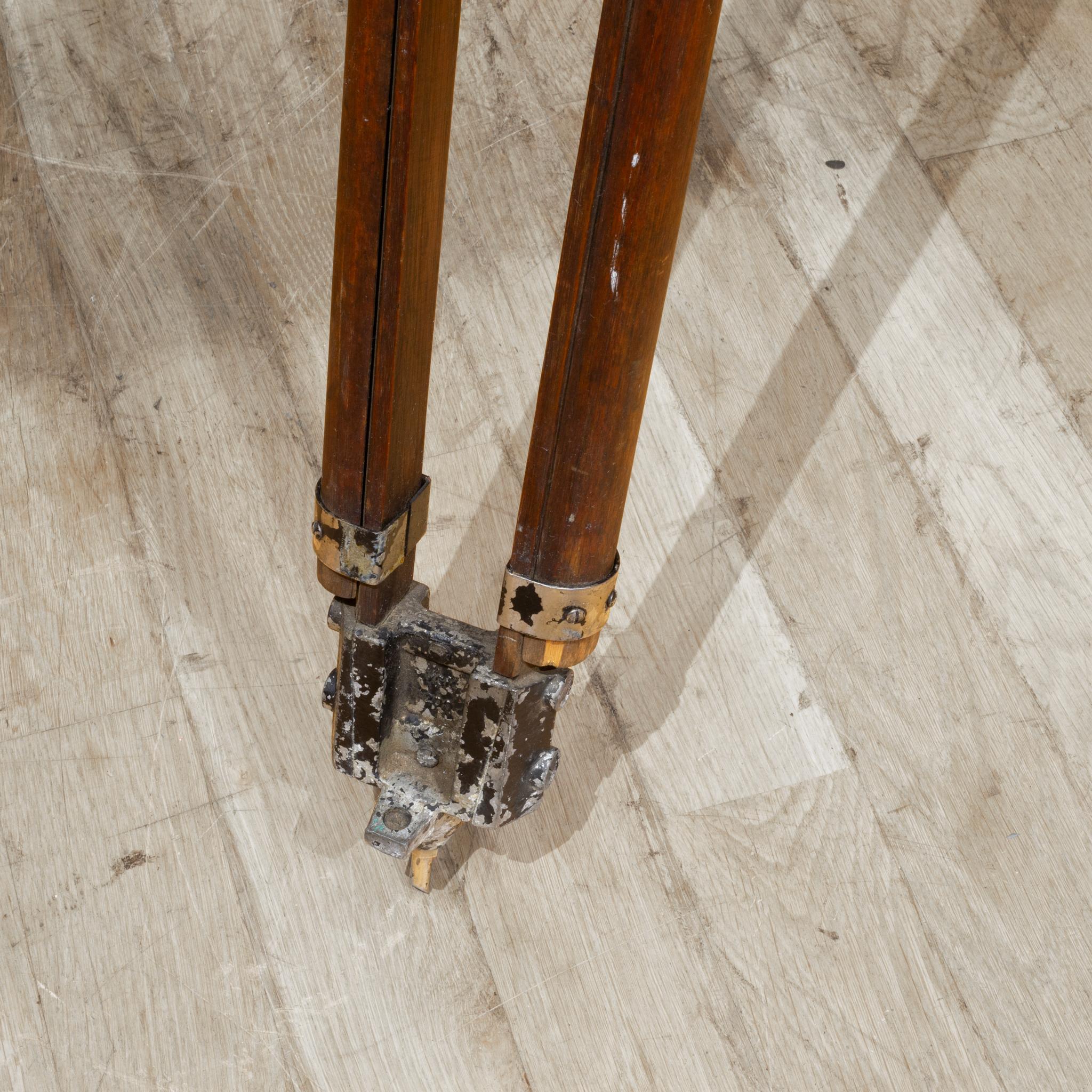 Faretto nautico in bronzo su treppiede regolabile, 1920-1940 ca. in vendita 6