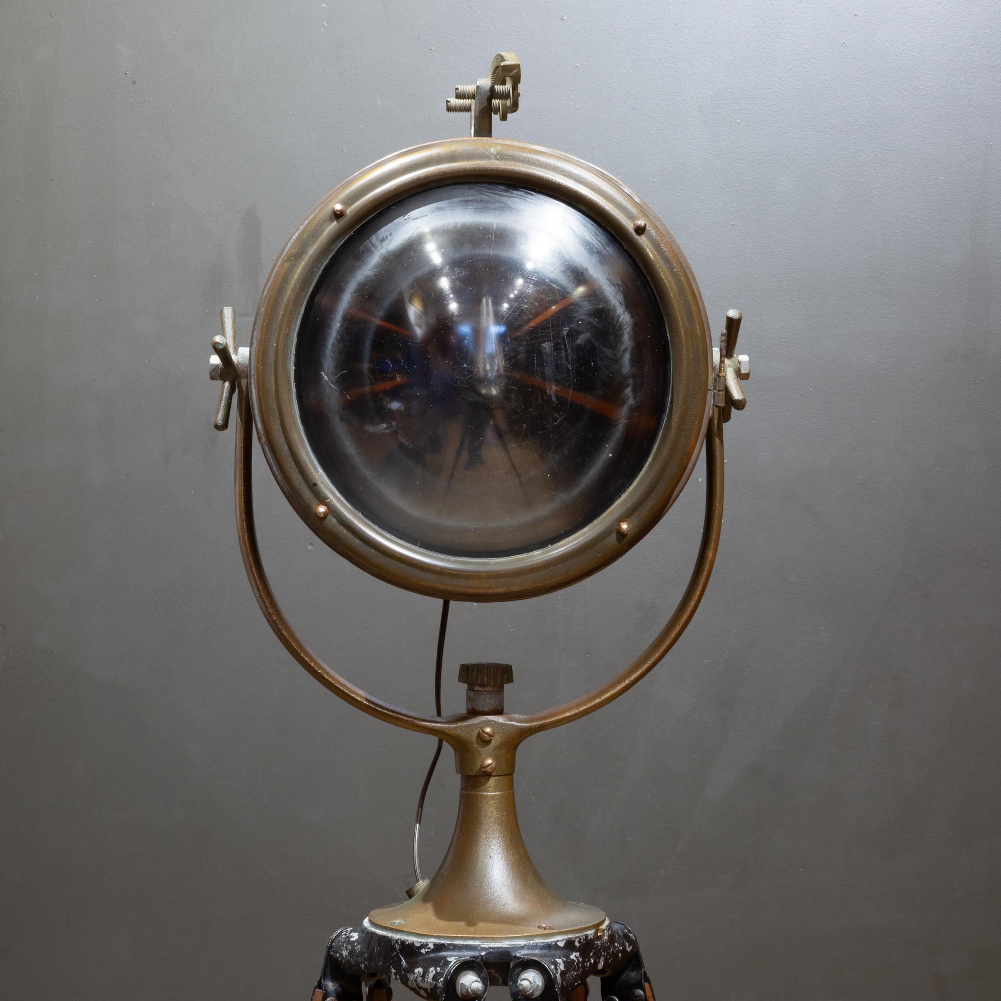 Industriale Faretto nautico in bronzo su treppiede regolabile, 1920-1940 ca. in vendita