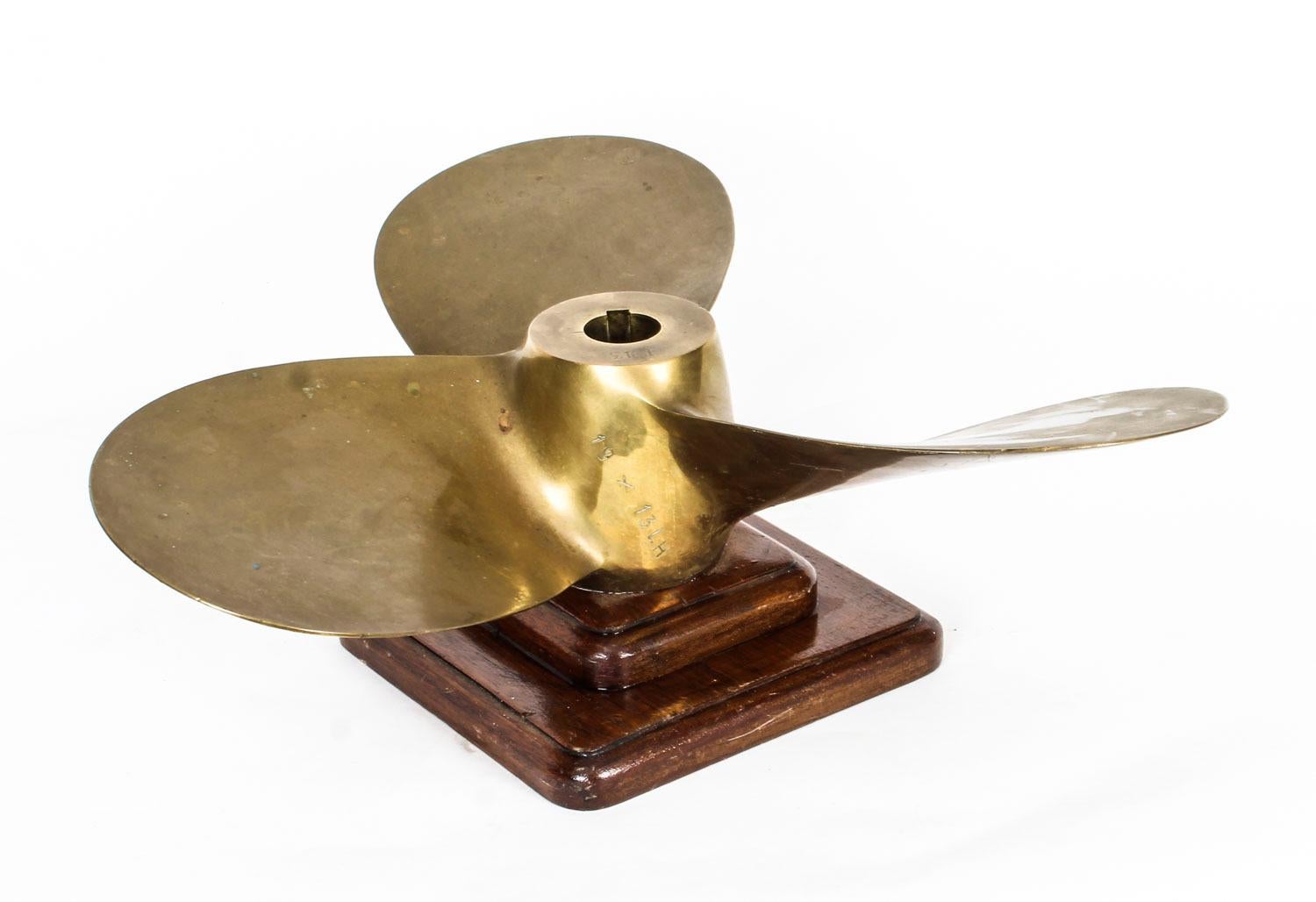 Antique Nautical Oak Mounted Brass Three Blade Propeller 1913 20th Century 4