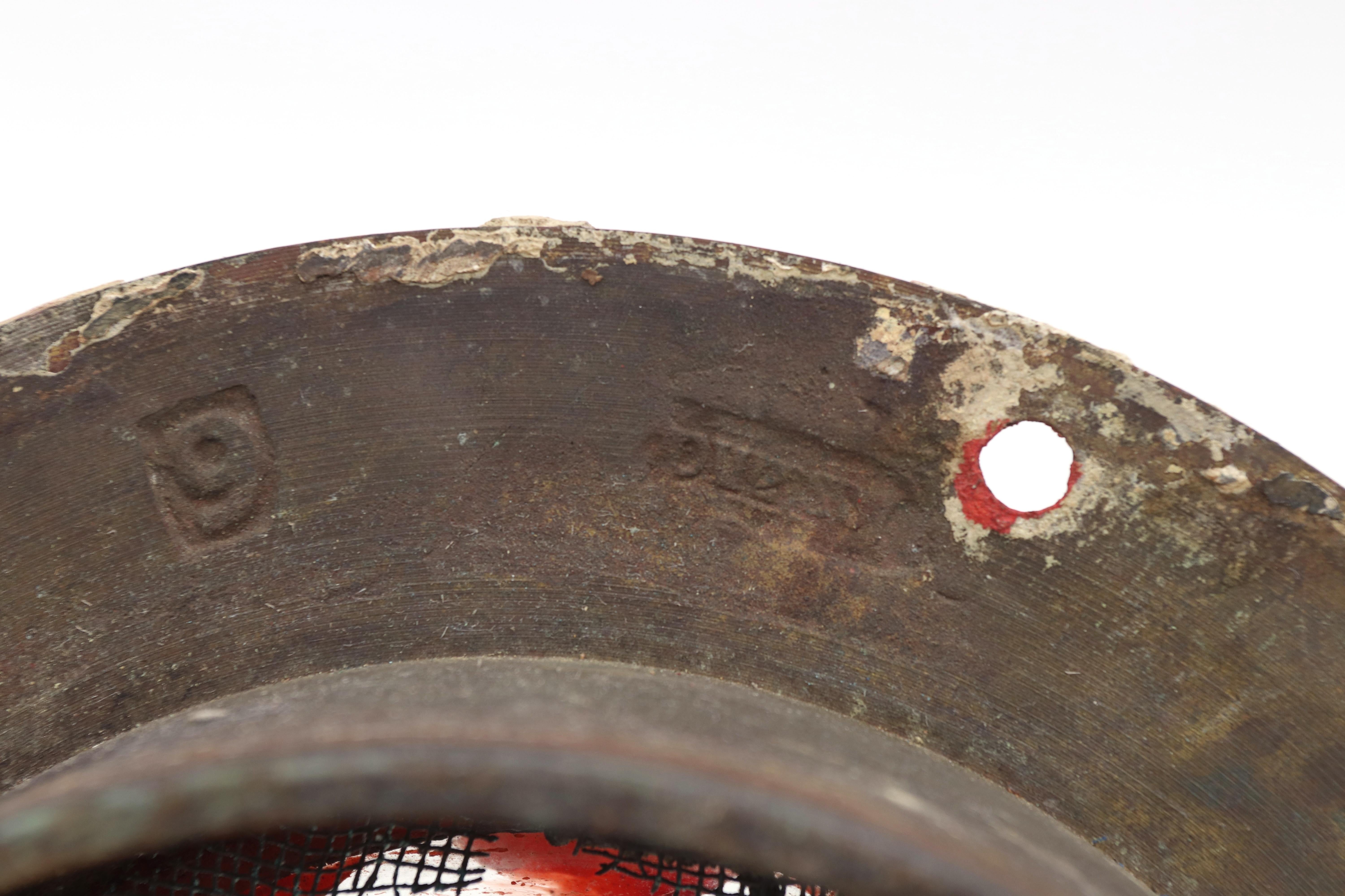 Laiton Ancien laiton rouge nautique 9 po. Hublot de bateau rond The Window en vente