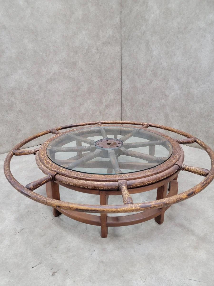Ancienne table basse de bateaux nautiques sur mesure avec plateau en verre Bon état - En vente à Chicago, IL
