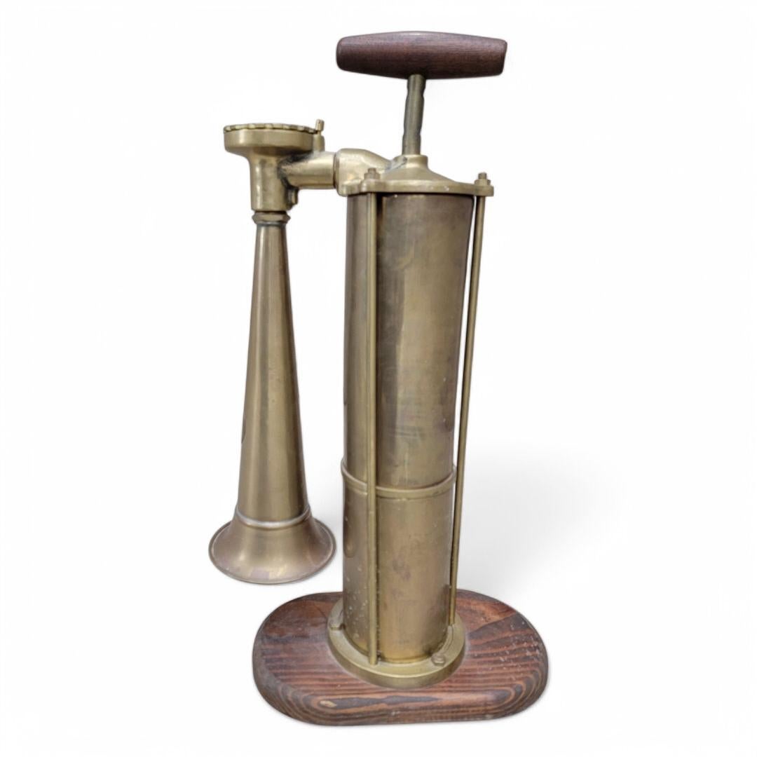 Antique Nautical Tyfon Brass Foghorn Malmo Sweden Kockums Mek Verkstad In Good Condition For Sale In Chicago, IL