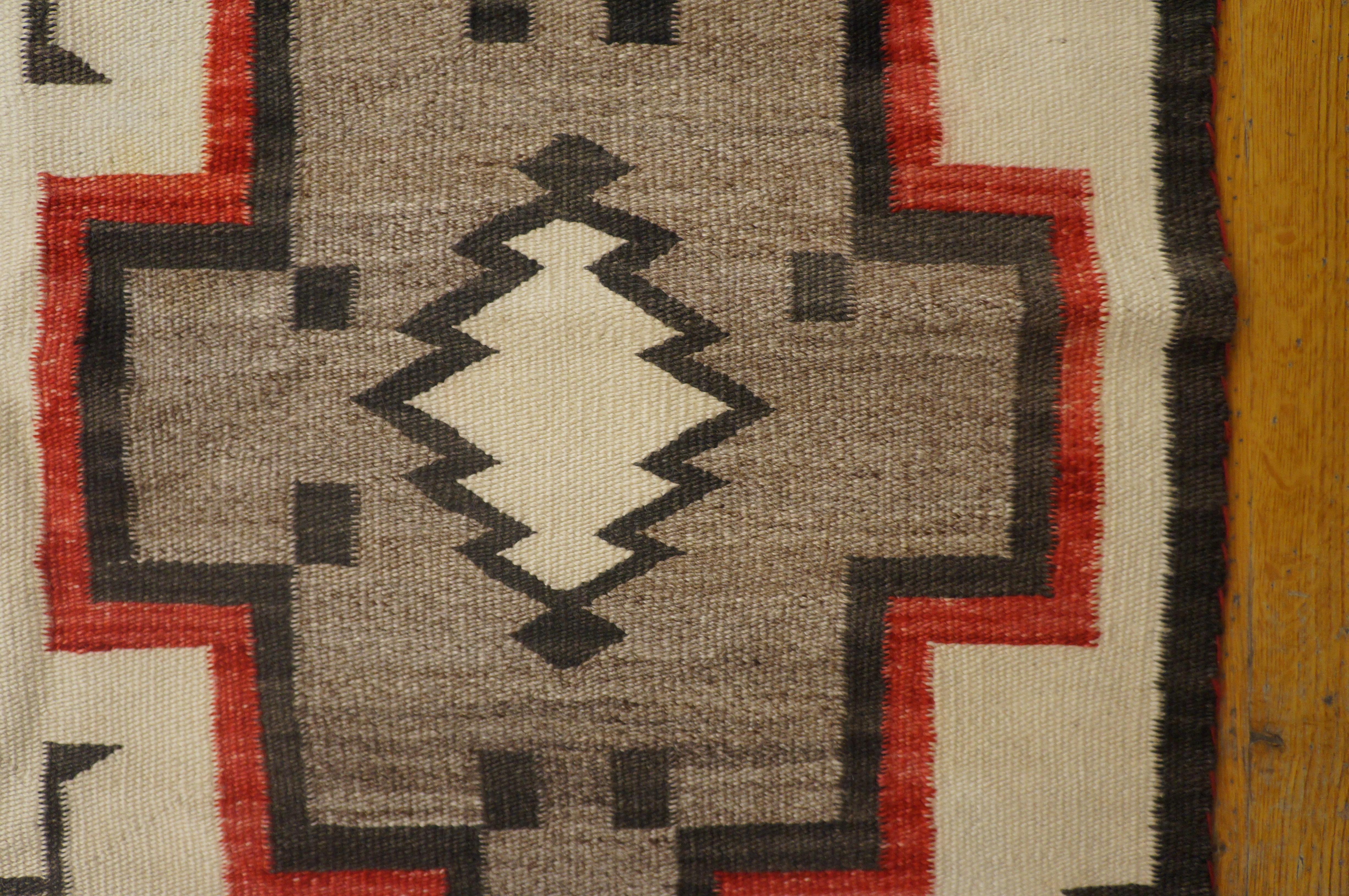 Hand-Woven Early 20th Century American Navajo Carpet ( 3'8