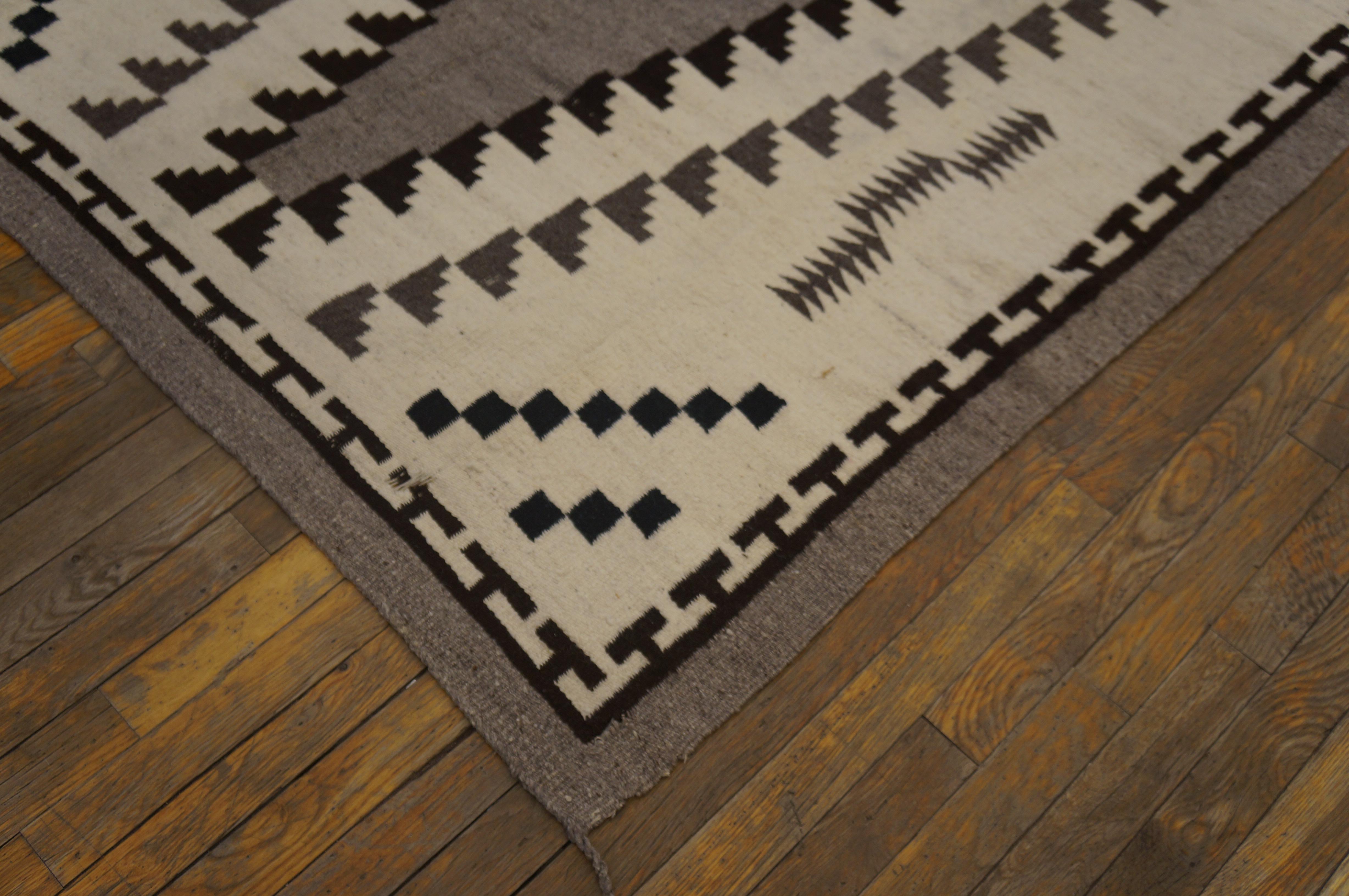 Hand-Woven Mid 20th Century American Navajo Carpet ( 4'6