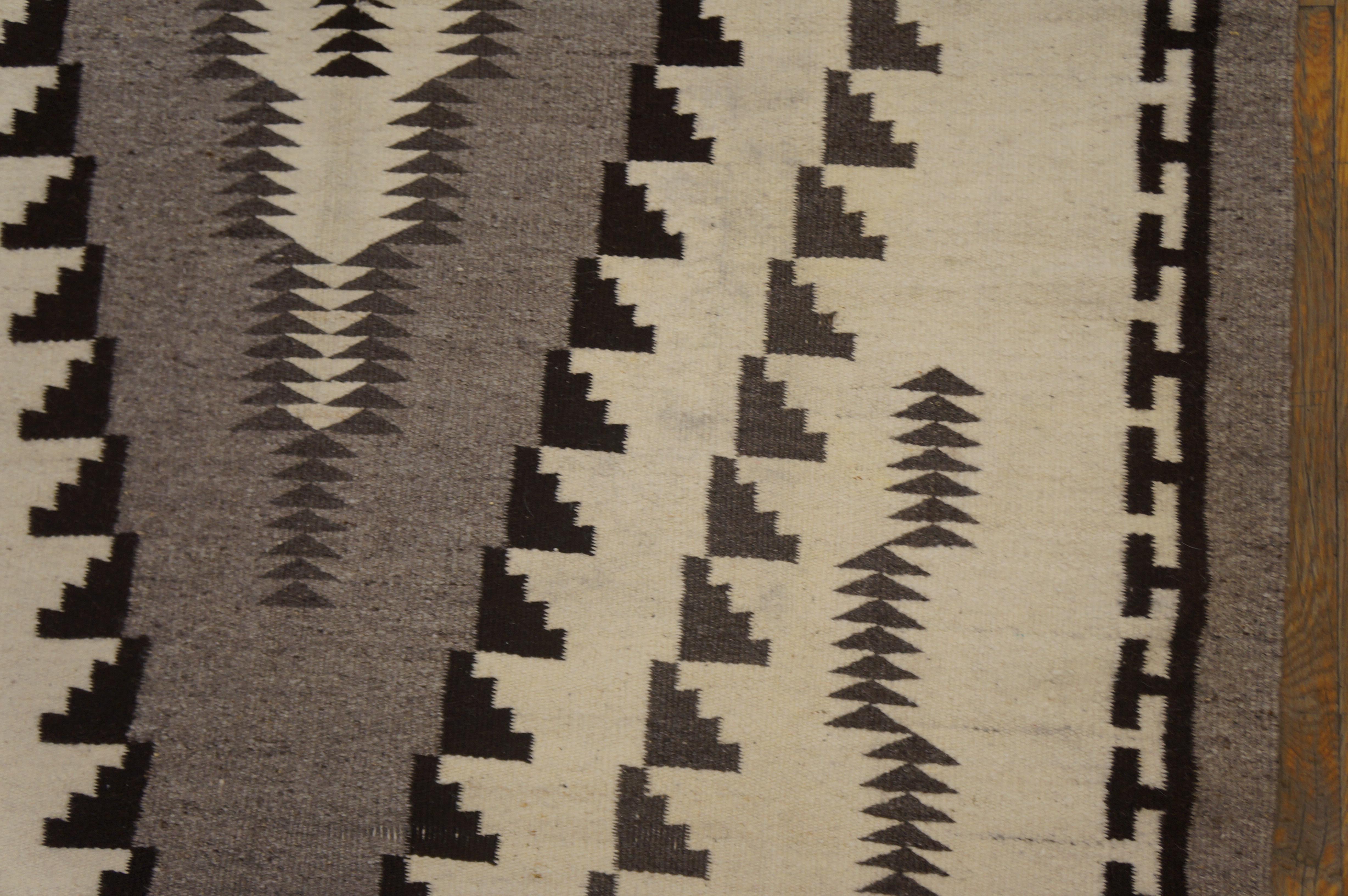 Mid 20th Century American Navajo Carpet ( 4'6