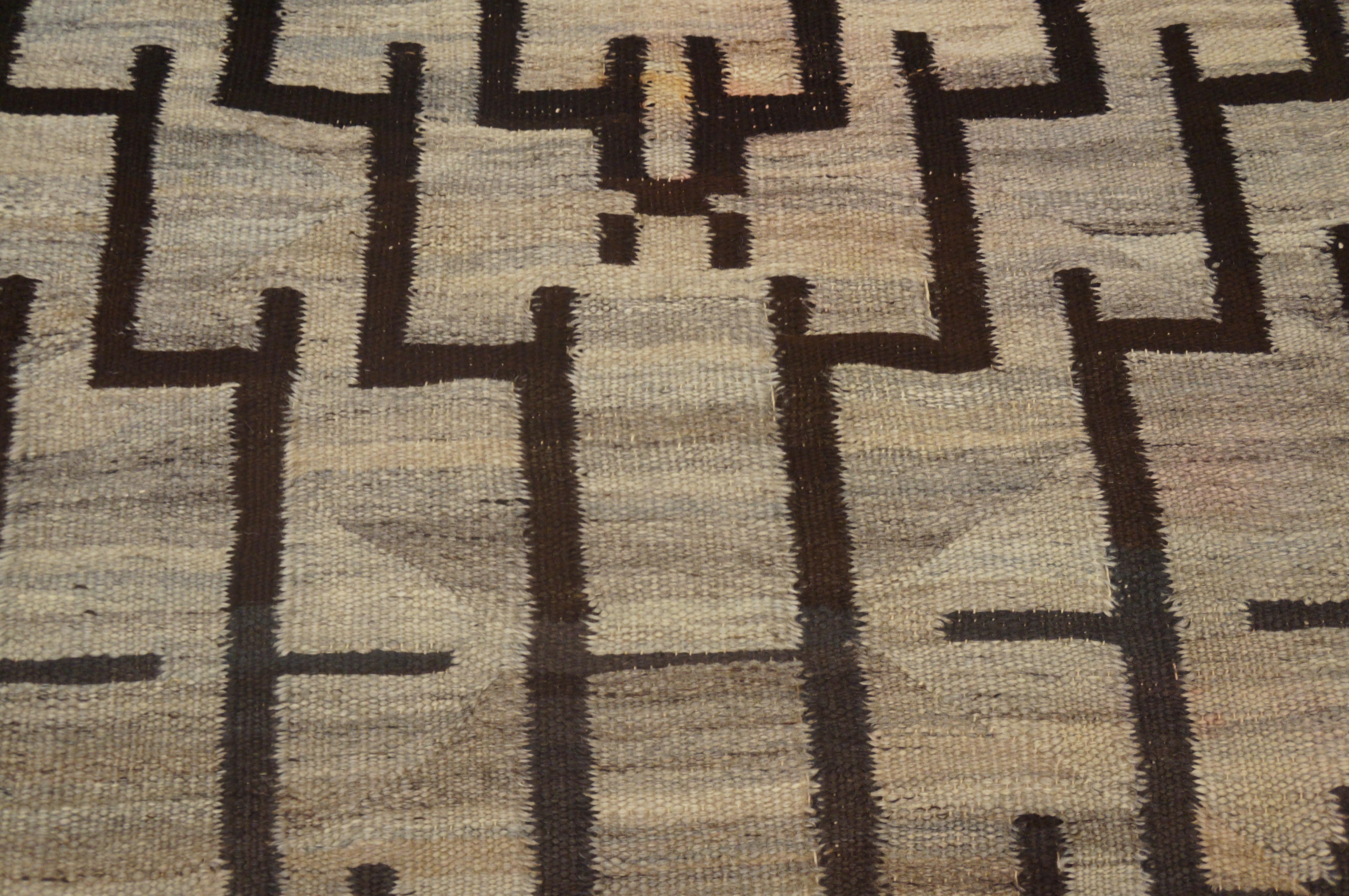 Early 20th Century American Transitional Period Navajo Carpet (4'9