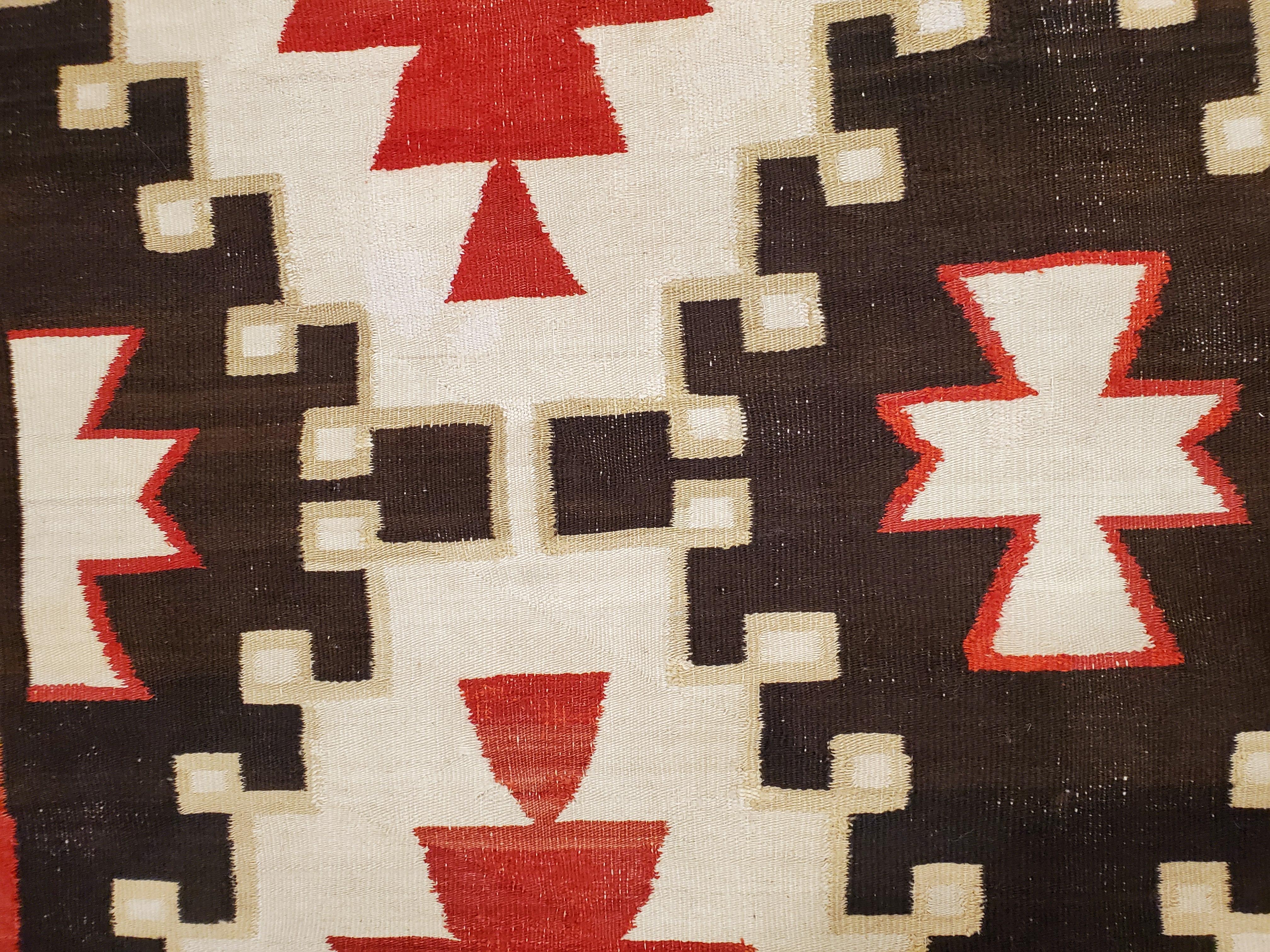 American Antique Navajo Carpet, Folk Rug, Handmade Wool, Beige, Gray, Soft Coral For Sale