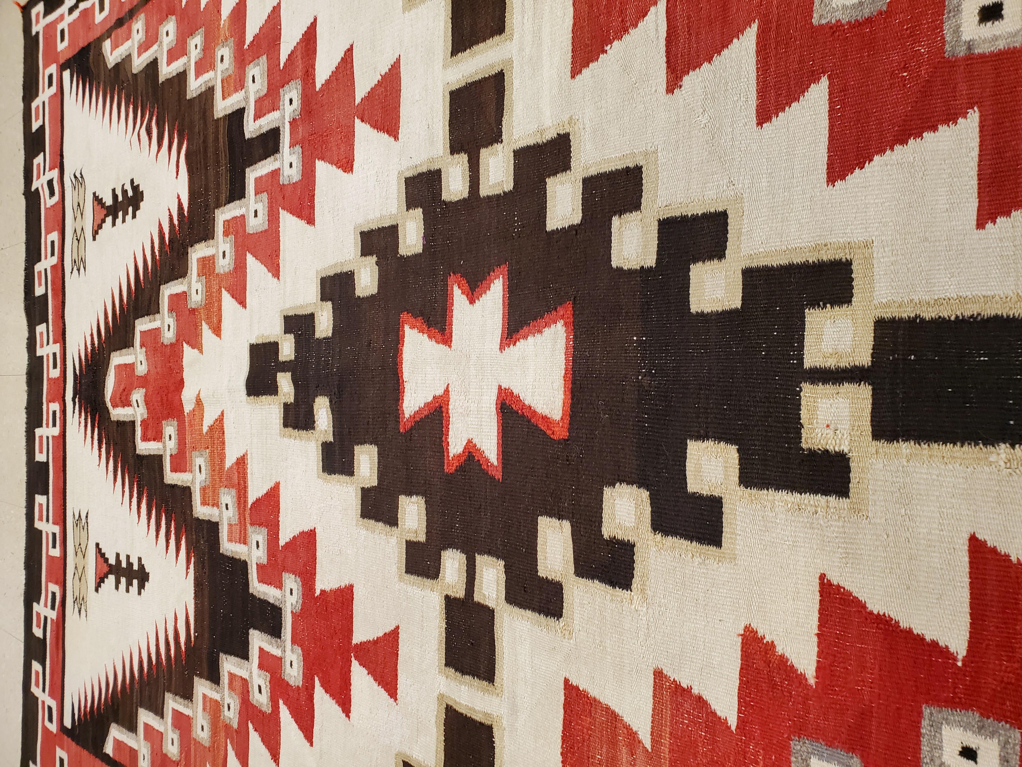Antique Navajo Carpet, Folk Rug, Handmade Wool, Beige, Gray, Soft Coral In Good Condition For Sale In Port Washington, NY