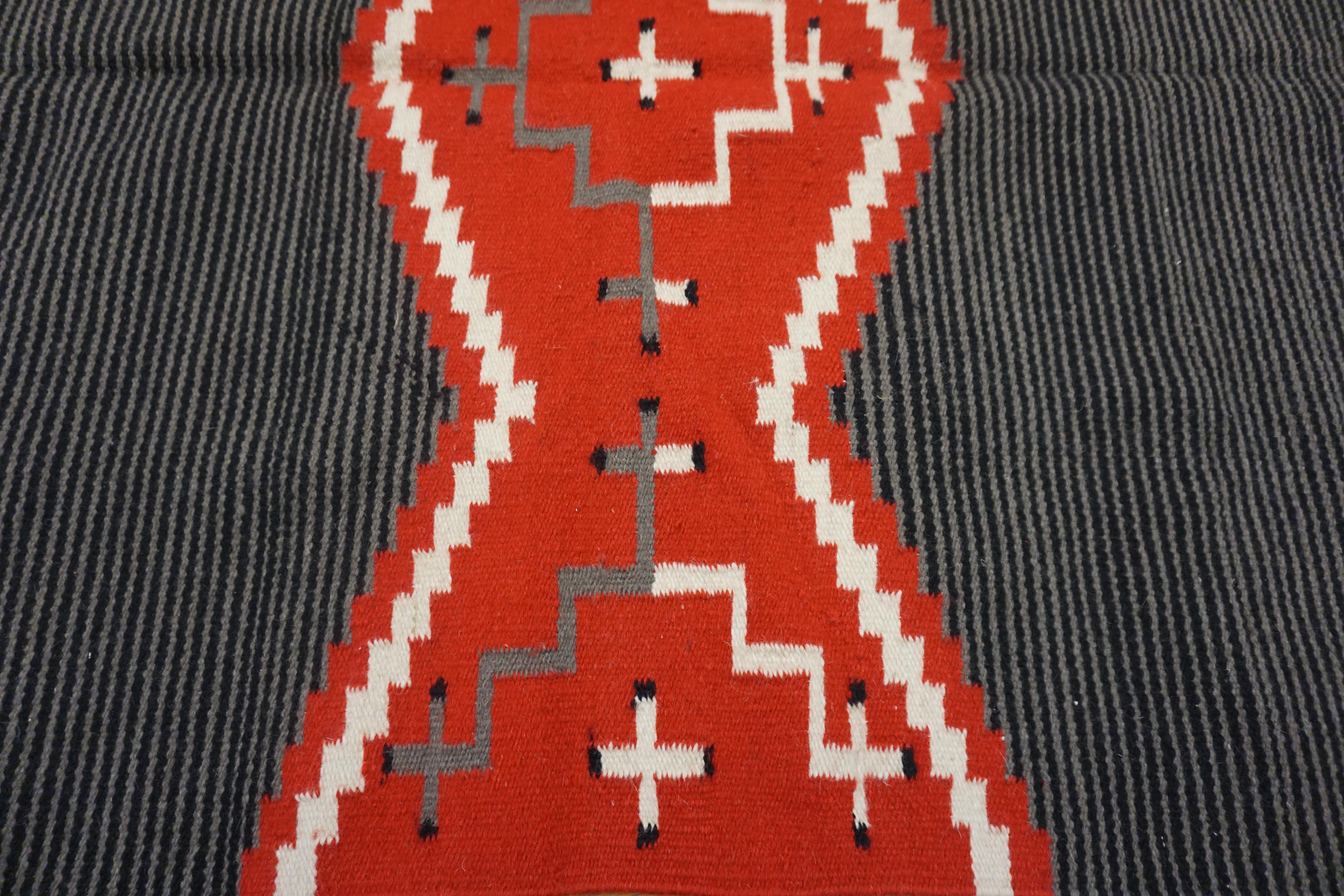 Mid 20th Century Navajo Chimayo Carpet (  4'' x 6' - 122 x 183 )'  For Sale 2