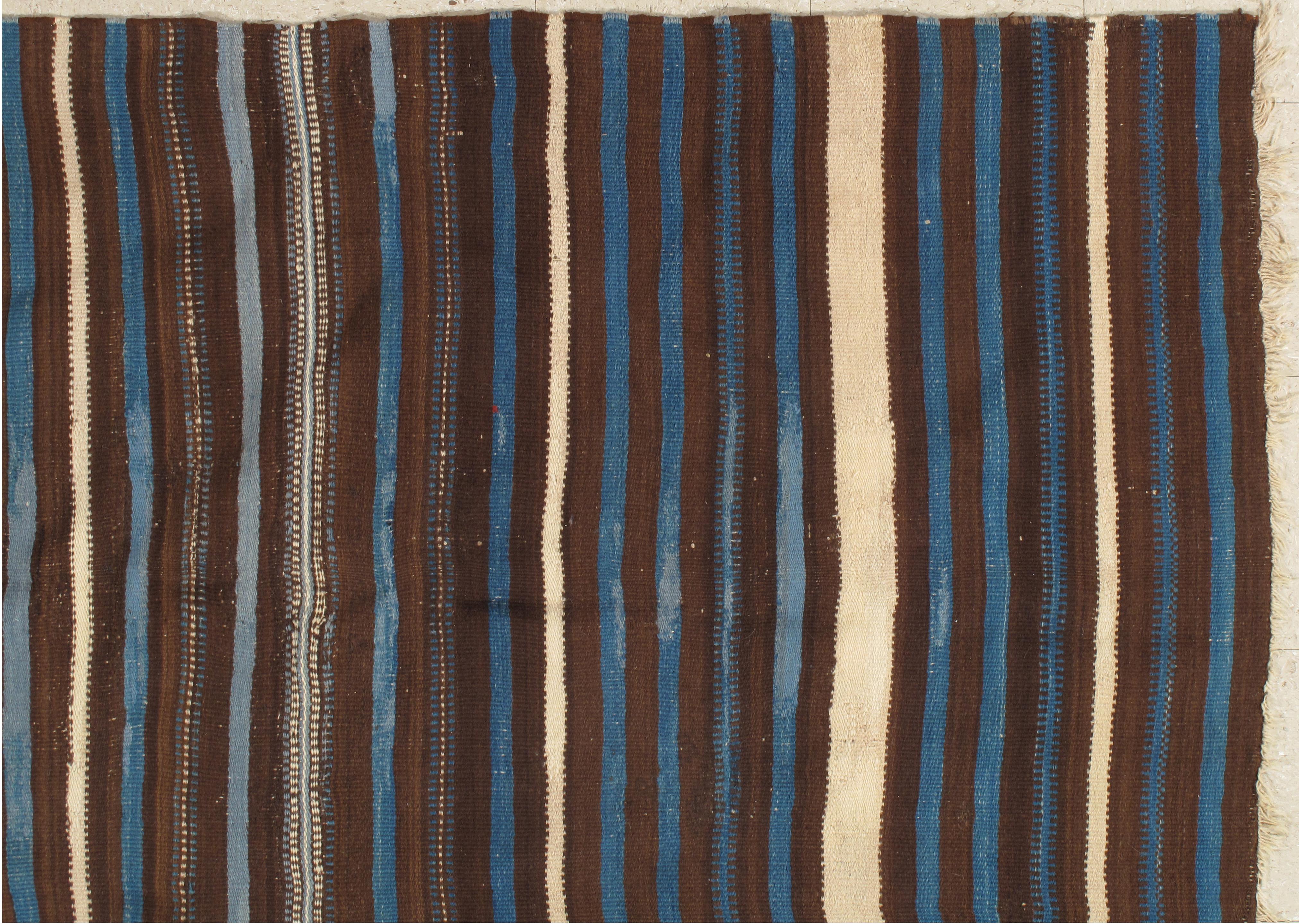 Rare find: Navajo Indian Rio Grande blanket, circa 1860, all homespun (handspun wool) with indigo dye and natural brown and white, 4' x 7'2