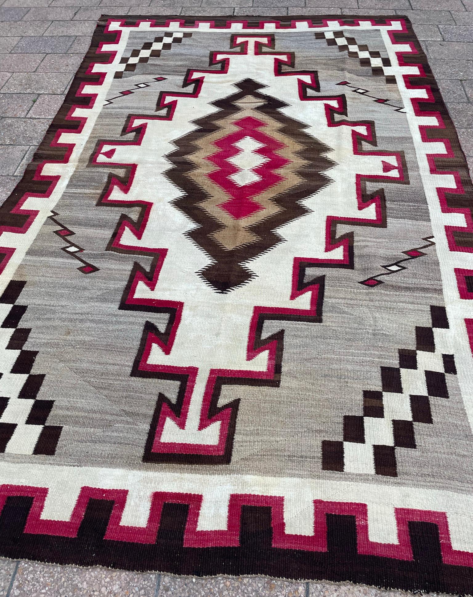 Antique Navajo Klagetoh Rug, large and unusual In Good Condition For Sale In Evanston, IL