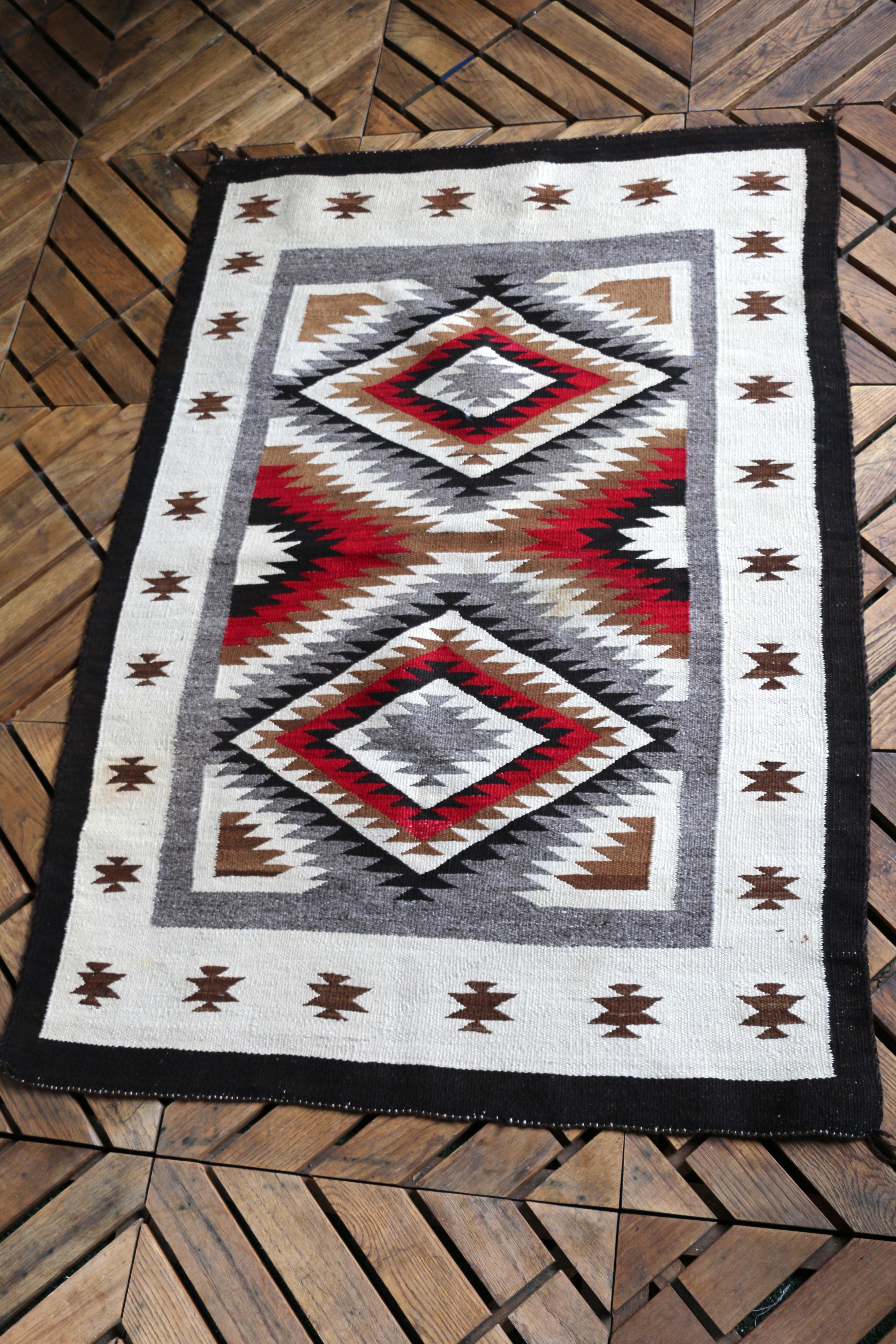 American Craftsman Tapis ancien Navajo Native American, début du 20ème siècle 50