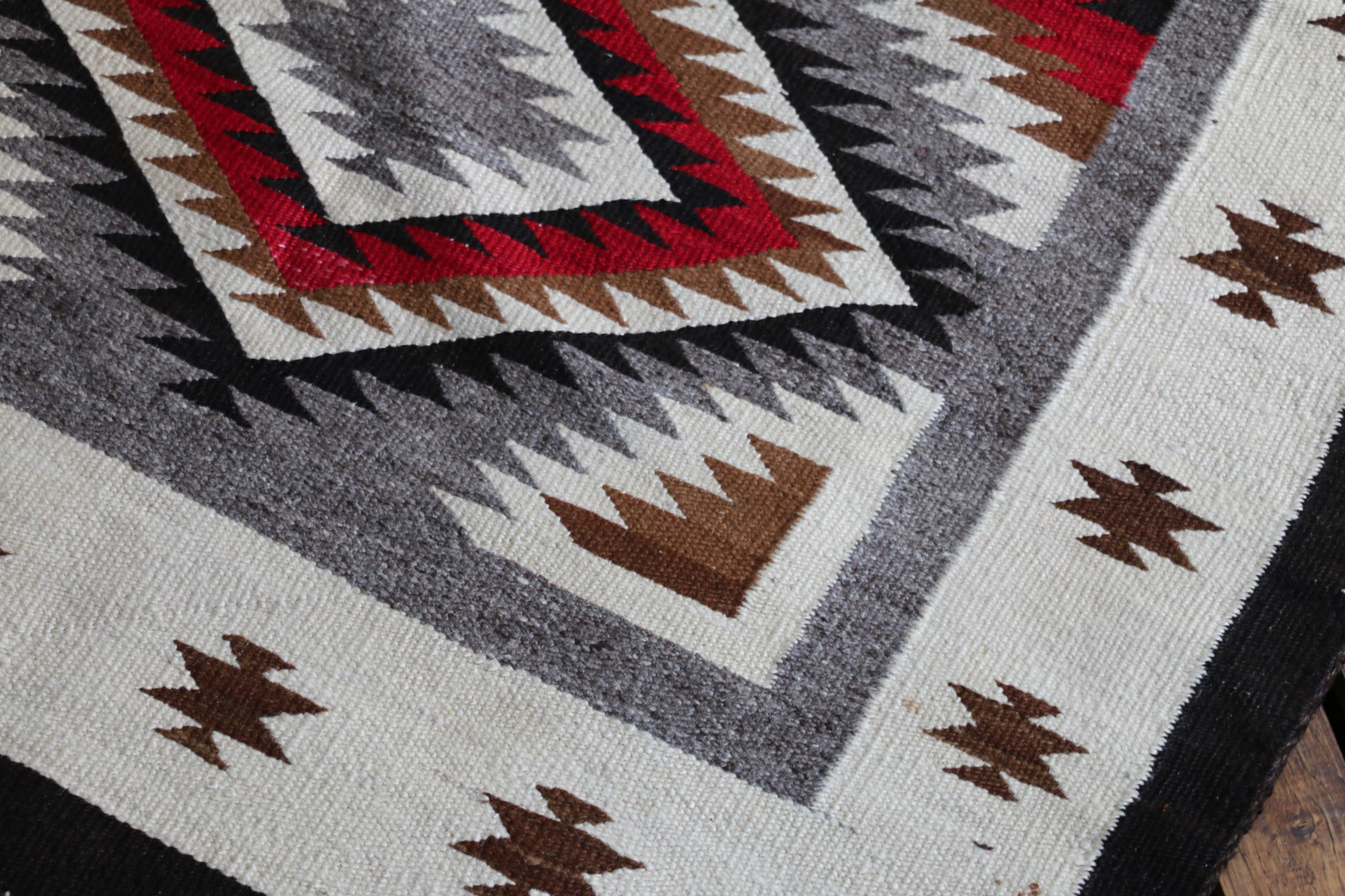 20ième siècle Tapis ancien Navajo Native American, début du 20ème siècle 50
