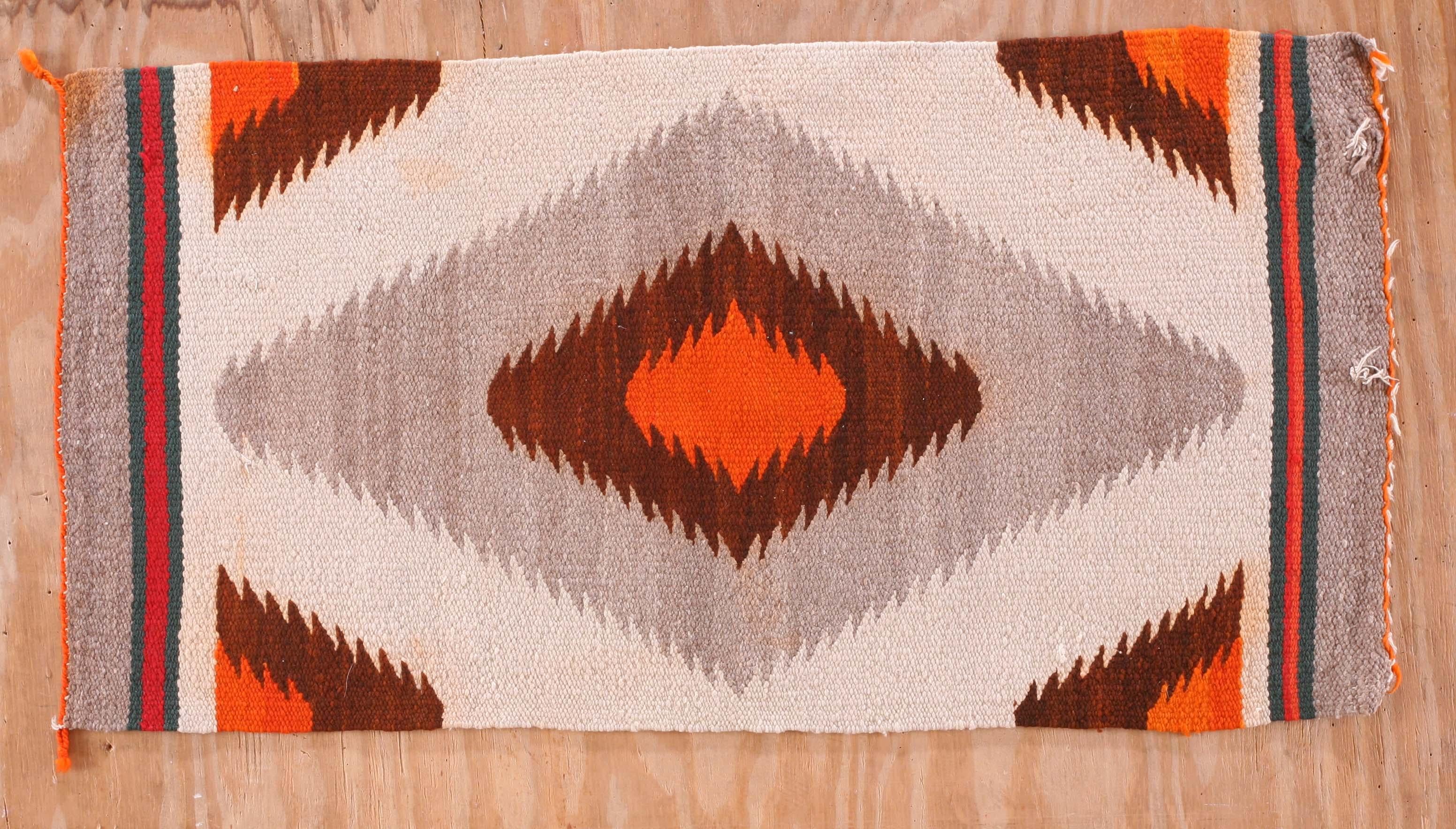 Mid-20th Century 1930s American Navajo Rug ( 1'6