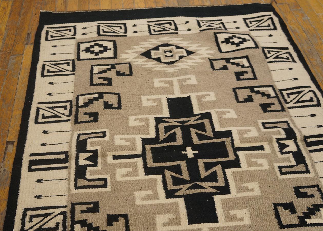 Mid-20th Century American Navajo Carpet ( 4' x 5'8'' - 122 x 173 ) For Sale 1