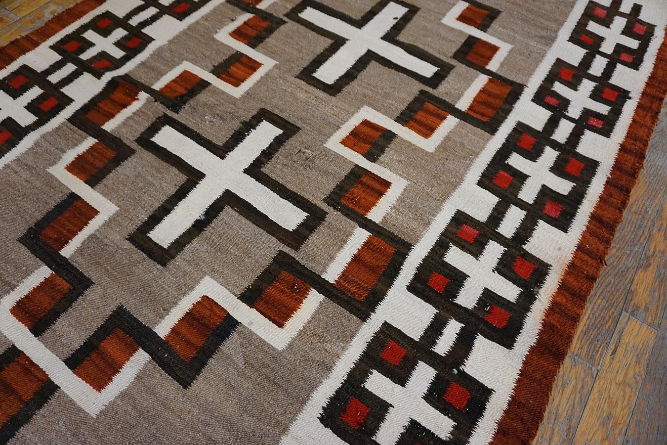 Amerikanischer Navajo-Teppich des frühen 20. Jahrhunderts ( 4' x 5'9
