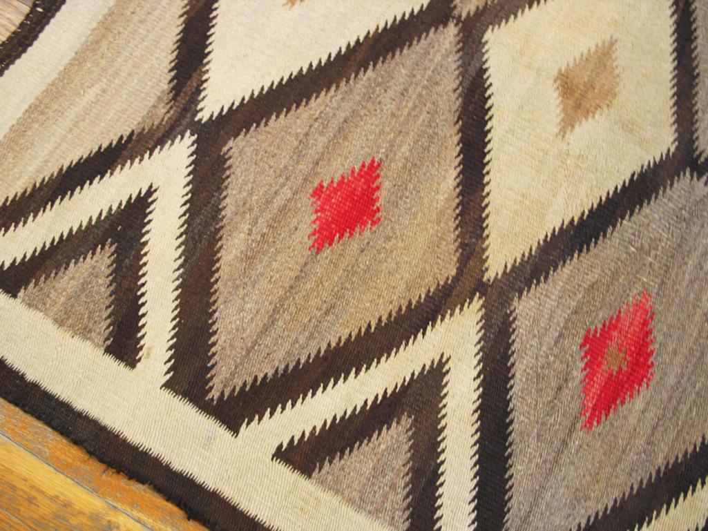 Hand-Knotted 1920s American Navajo Rug ( 4' x 5' - 122 x 152 )