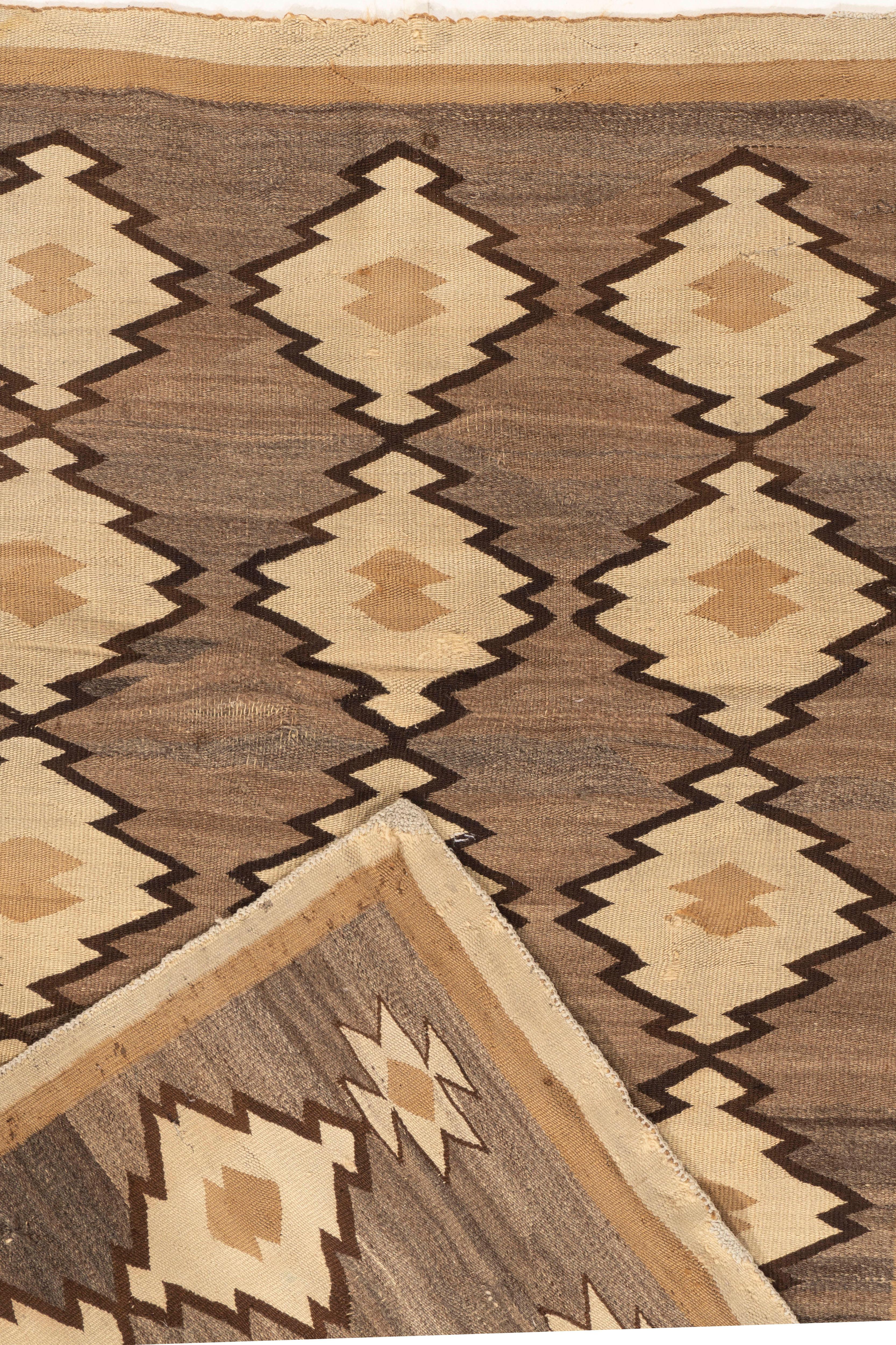 American Antique Circa 1910 Navajo Hand Woven Taupes Ivory Wool Rug 4'5 X 5'8 For Sale