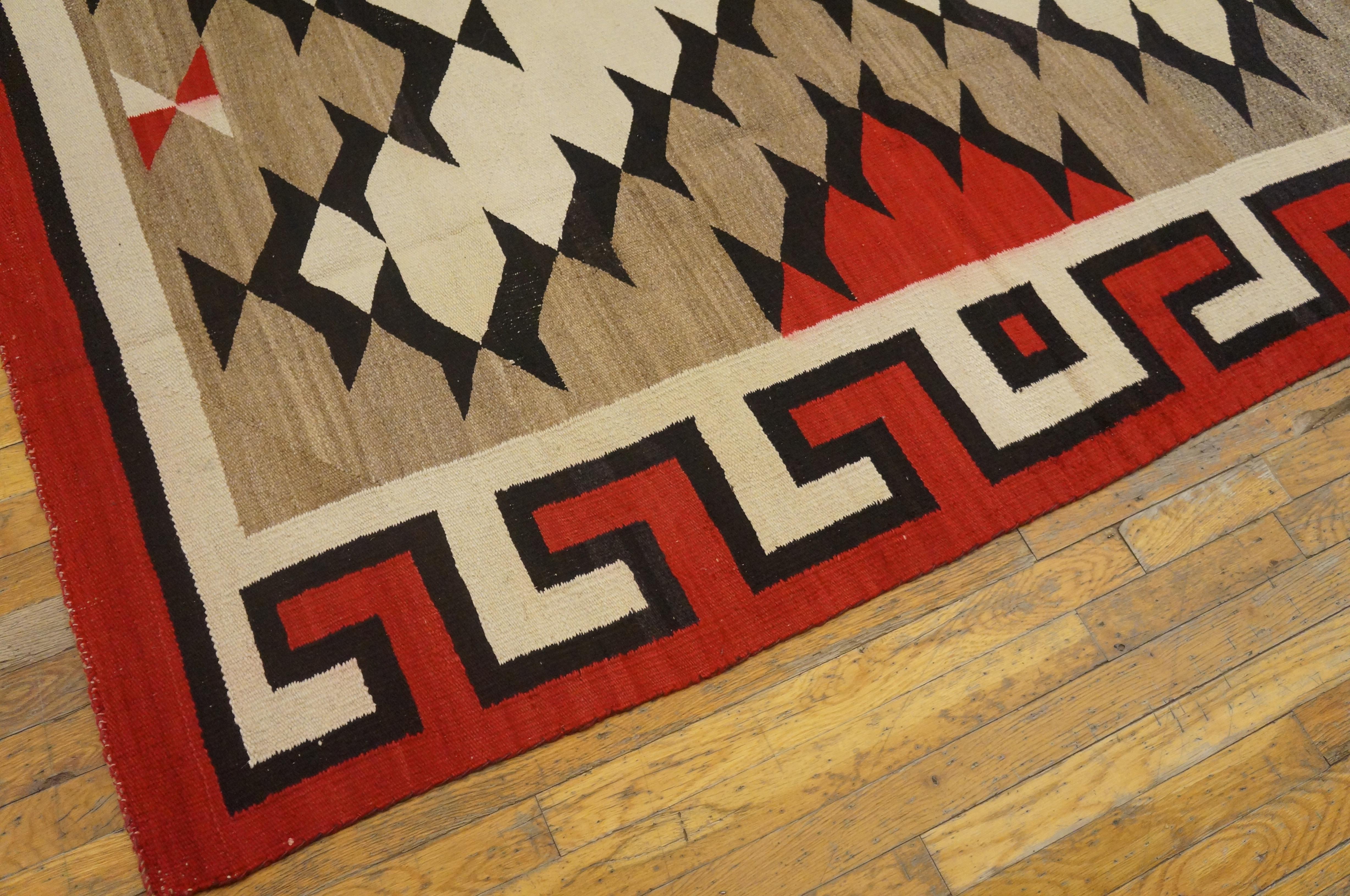 Hand-Woven Early 20th Century American Navajo Carpet ( 5'6