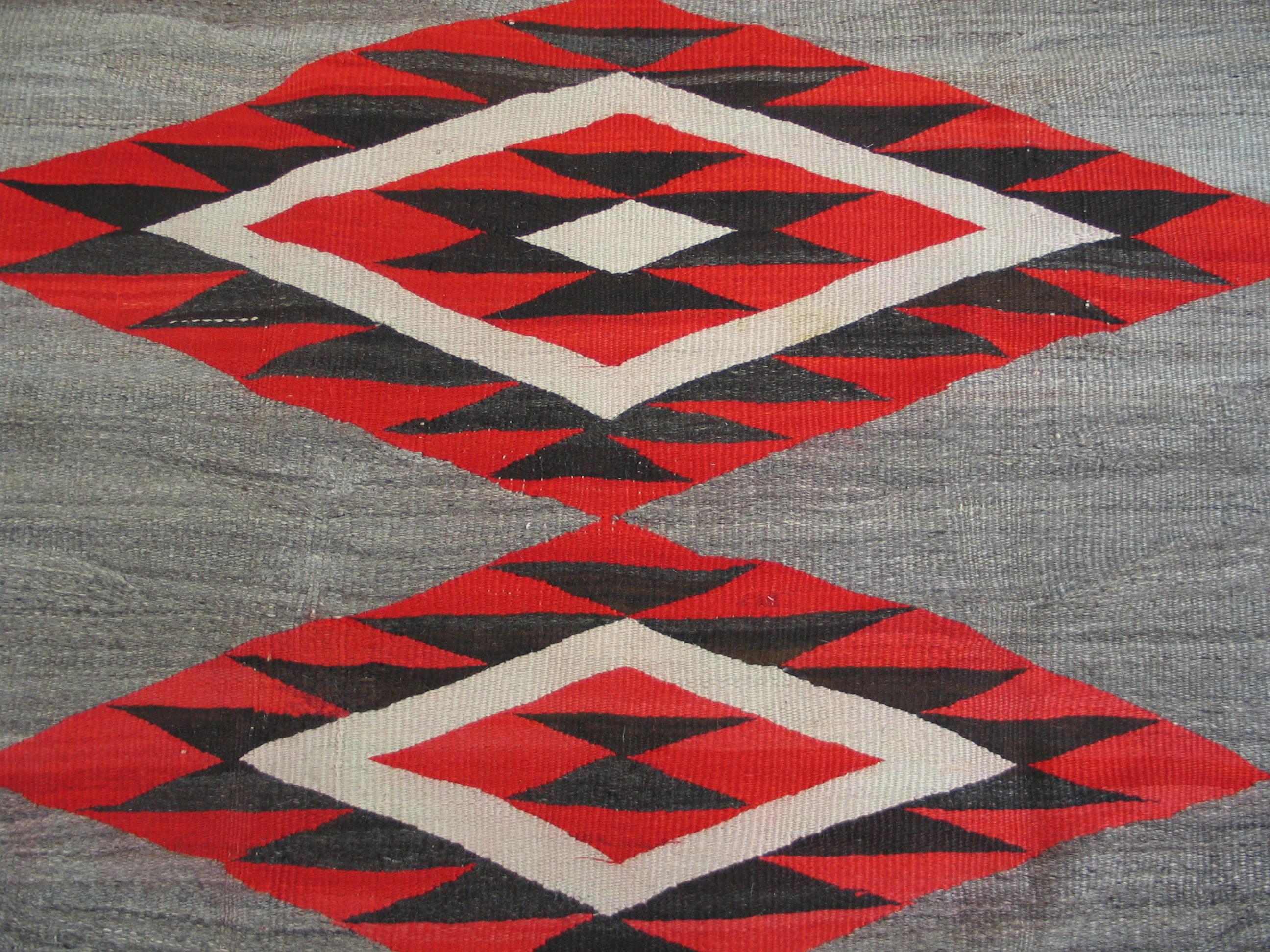 Early 20th Century American Navajo Carpet ( 5'9