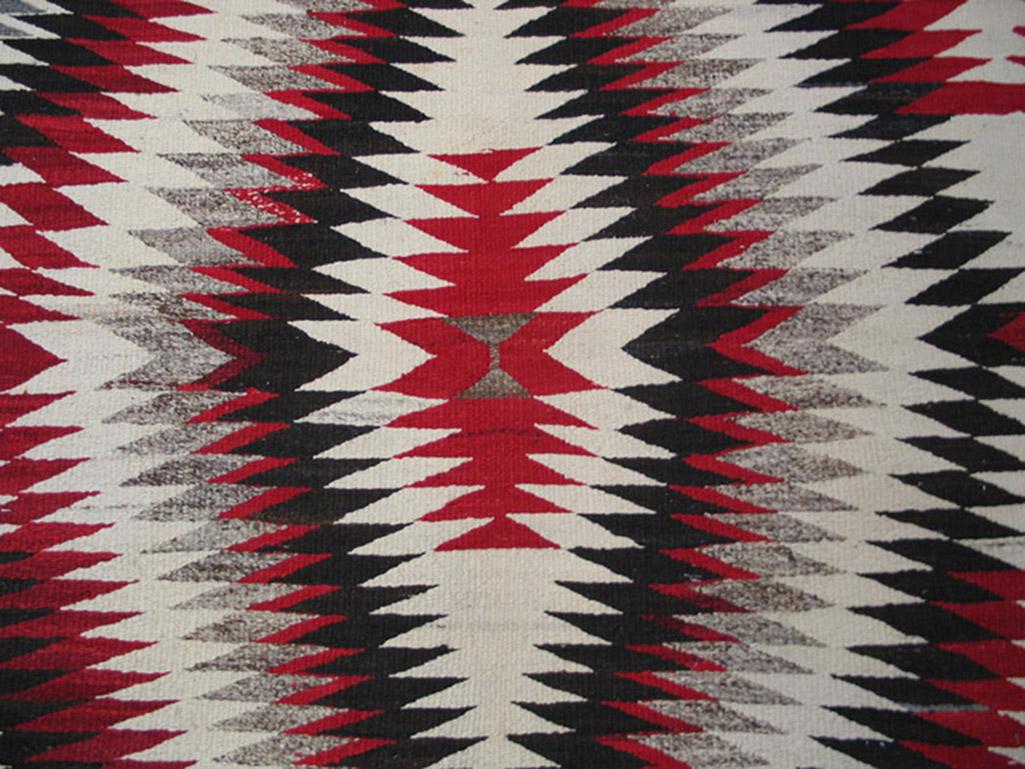 Amerikanischer Navajo-Teppich des frühen 20. Jahrhunderts ( 6' x 6'4