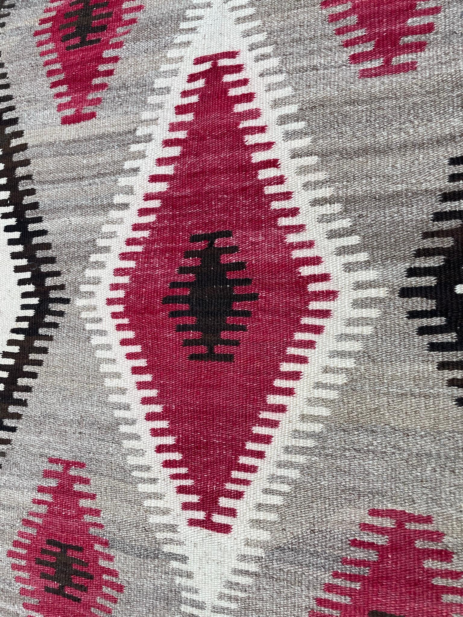 Antique Navajo Rug, Dimond Design In Excellent Condition For Sale In Evanston, IL