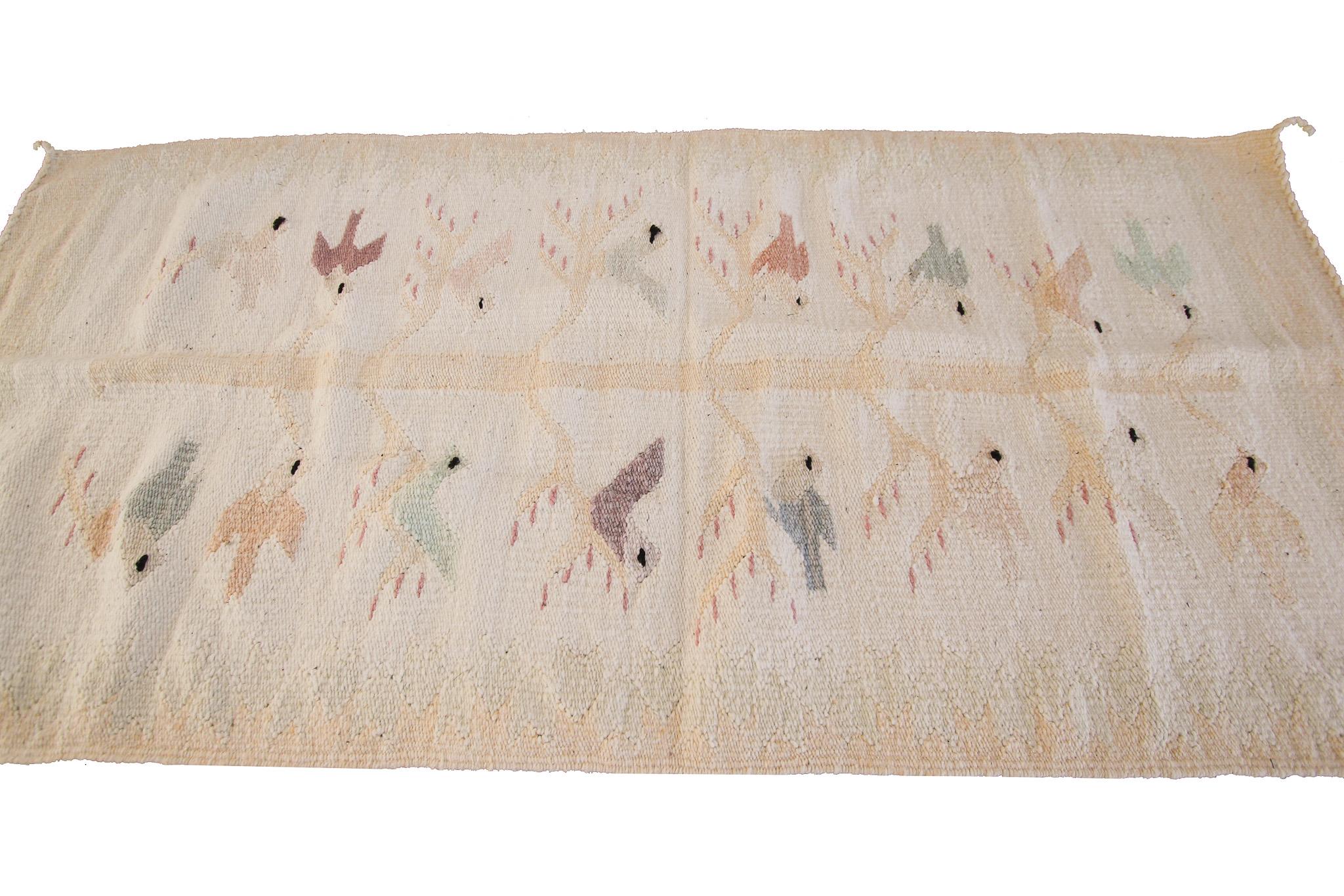 Navajo rug flat woven rug tapestry beige 

Measures: 4' x6' (3'11
