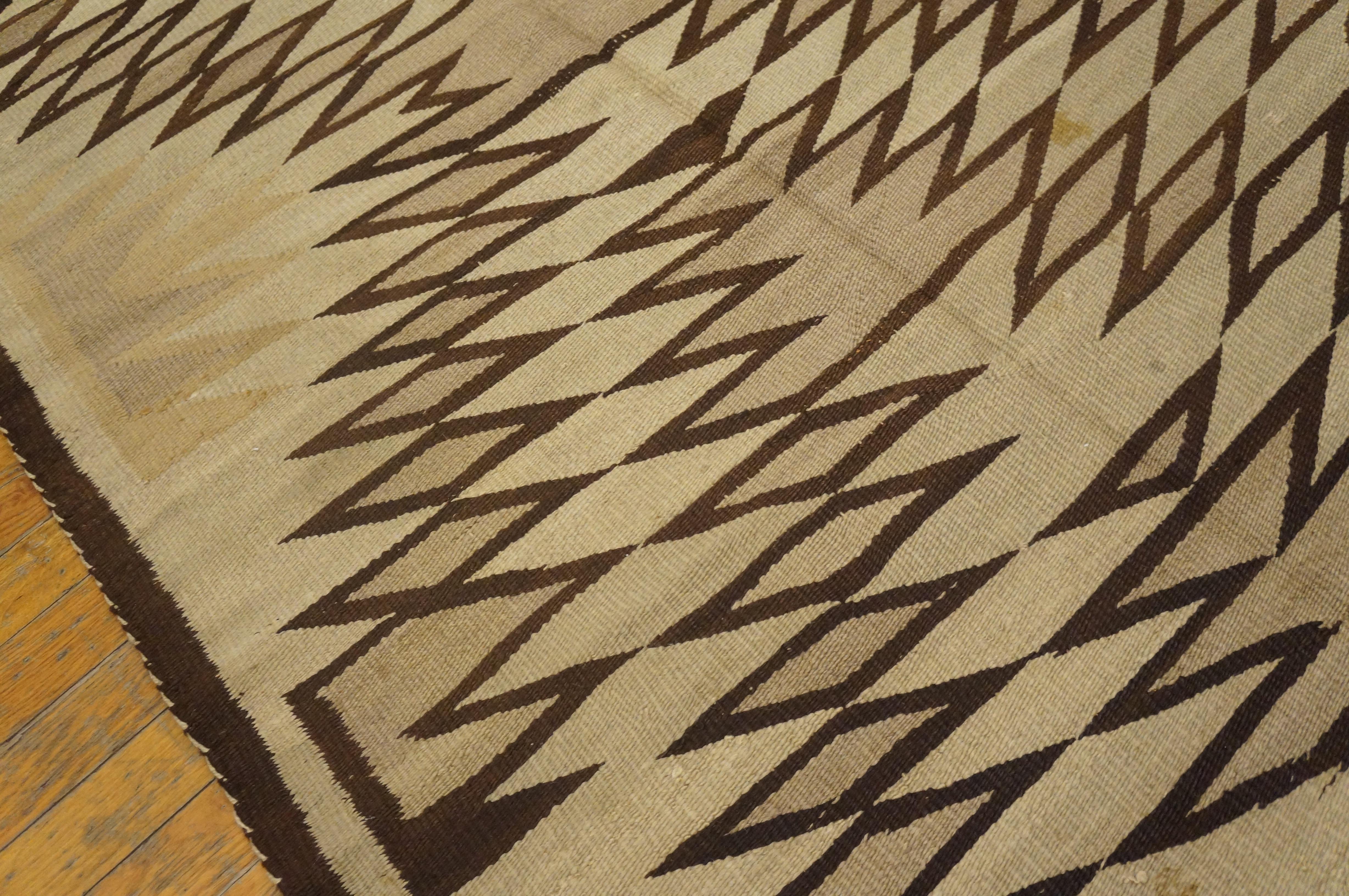 Hand-Woven Early 20th Century American Navajo Carpet ( 3'9