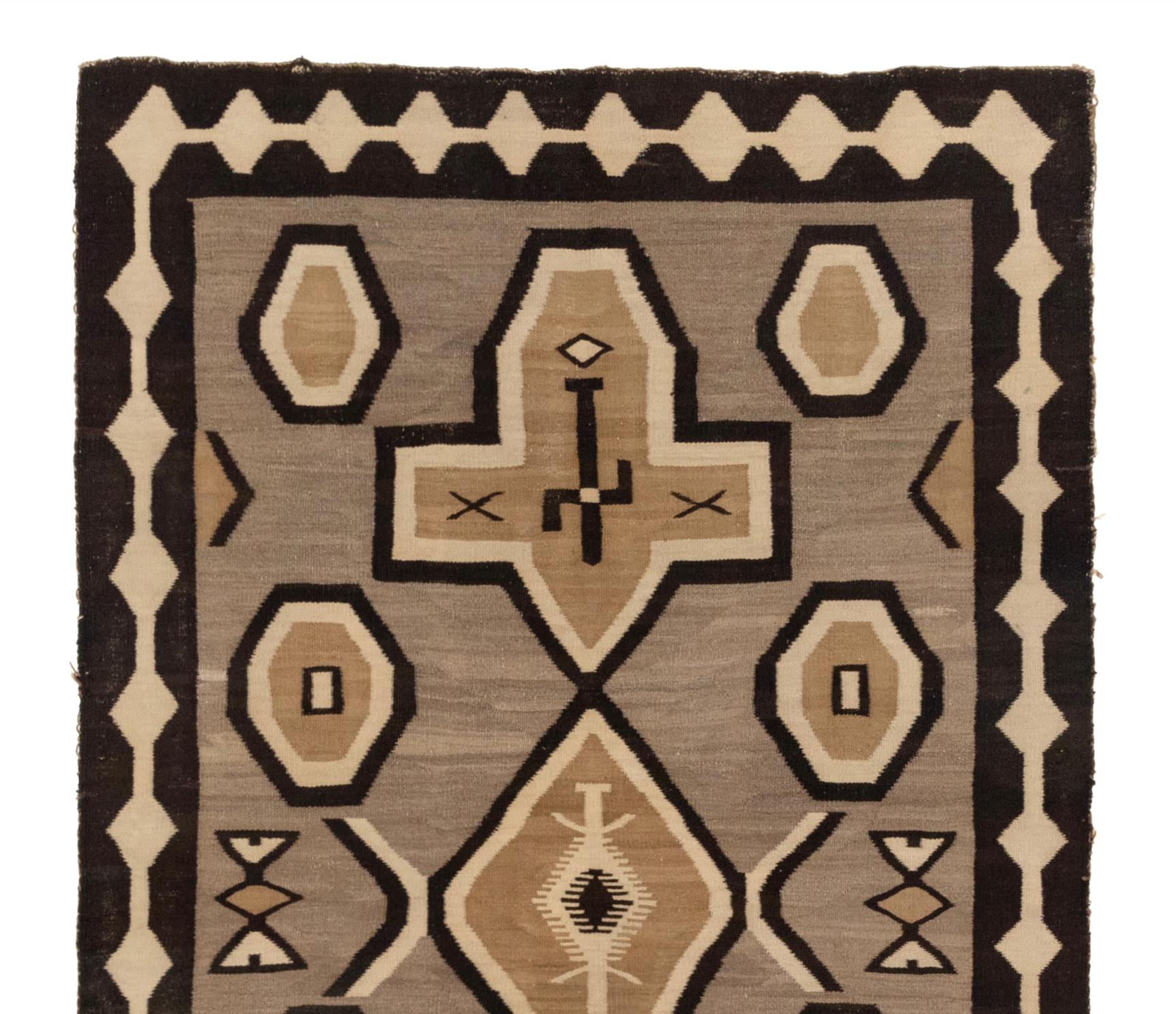 Antiker Navajo-Teppich (amerikanisch) im Angebot