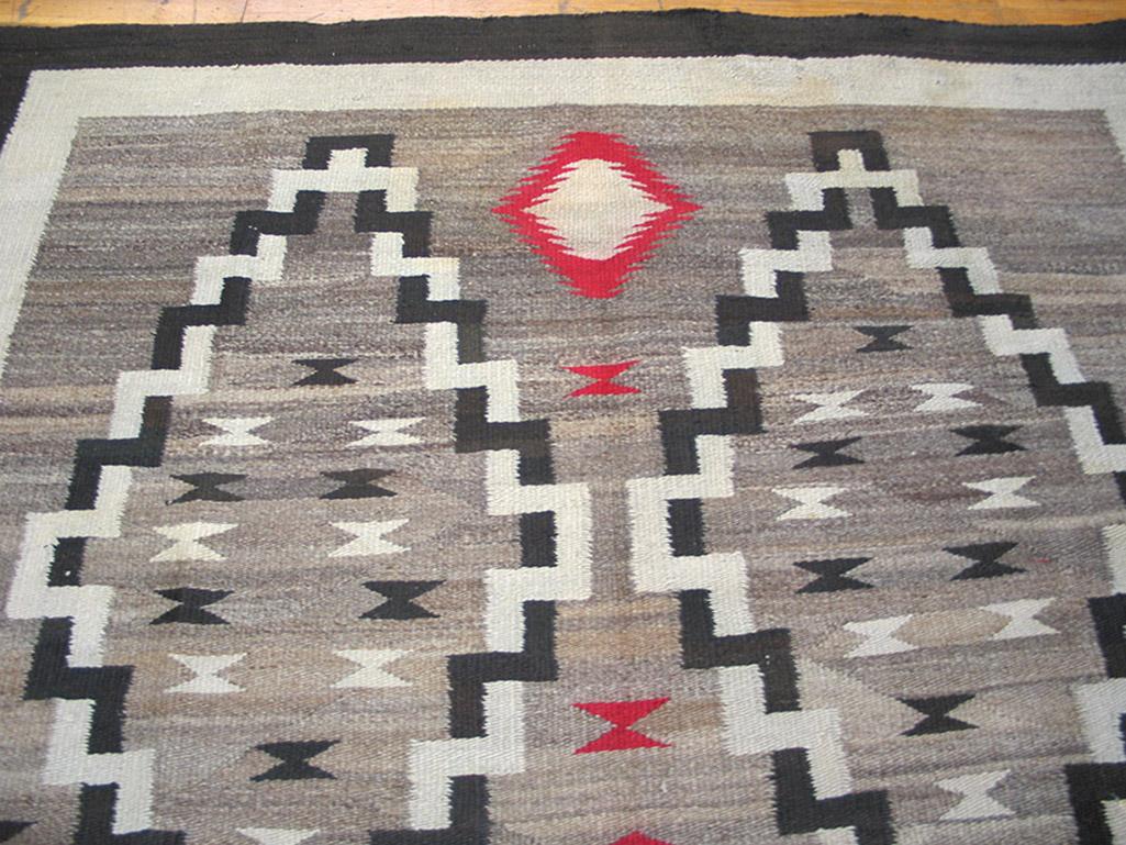 Amerikanischer Navajo-Teppich des frühen 20. Jahrhunderts ( 5' x 7'6