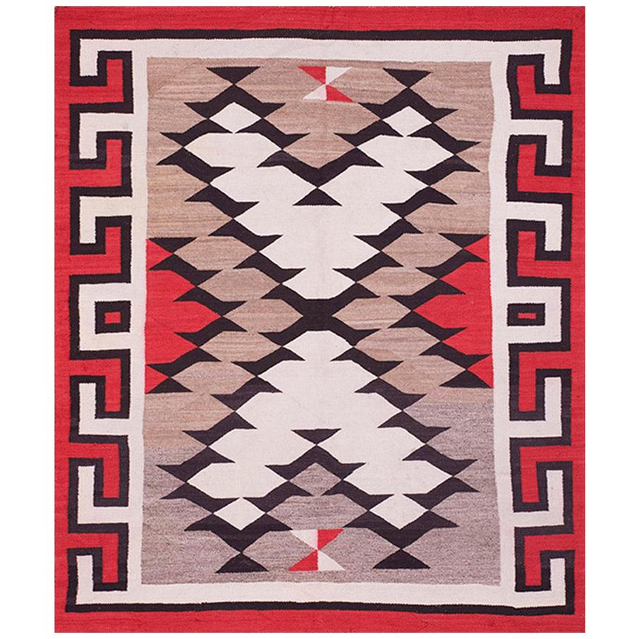 Tapis Navajo américain du début du 20ème siècle ( 5'6" x 6'6" -)  168 x 198 )
