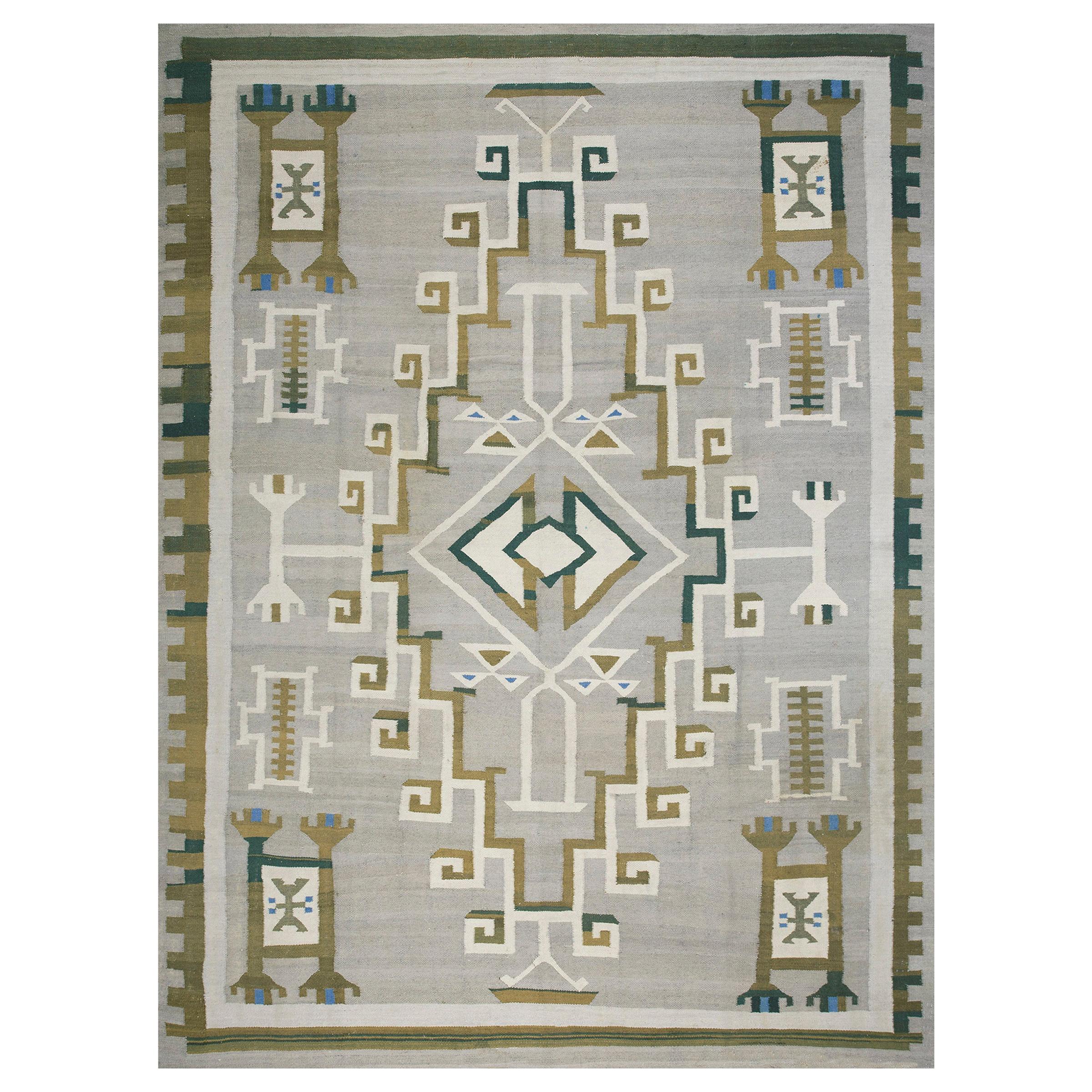 Early 20th Century American Navajo Carpet ( 9' x 11'10" - 275 x 360 ) For Sale