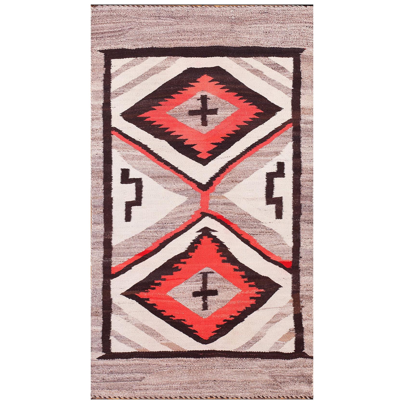 Amerikanischer Navajo-Teppich aus dem frühen 20. Jahrhundert ( 3'4" x 5'9" - 102 x 175 )