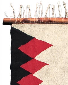 Tapis de suspension murale Navajo avec chevilles en bois intégrées, milieu du XXe siècle
