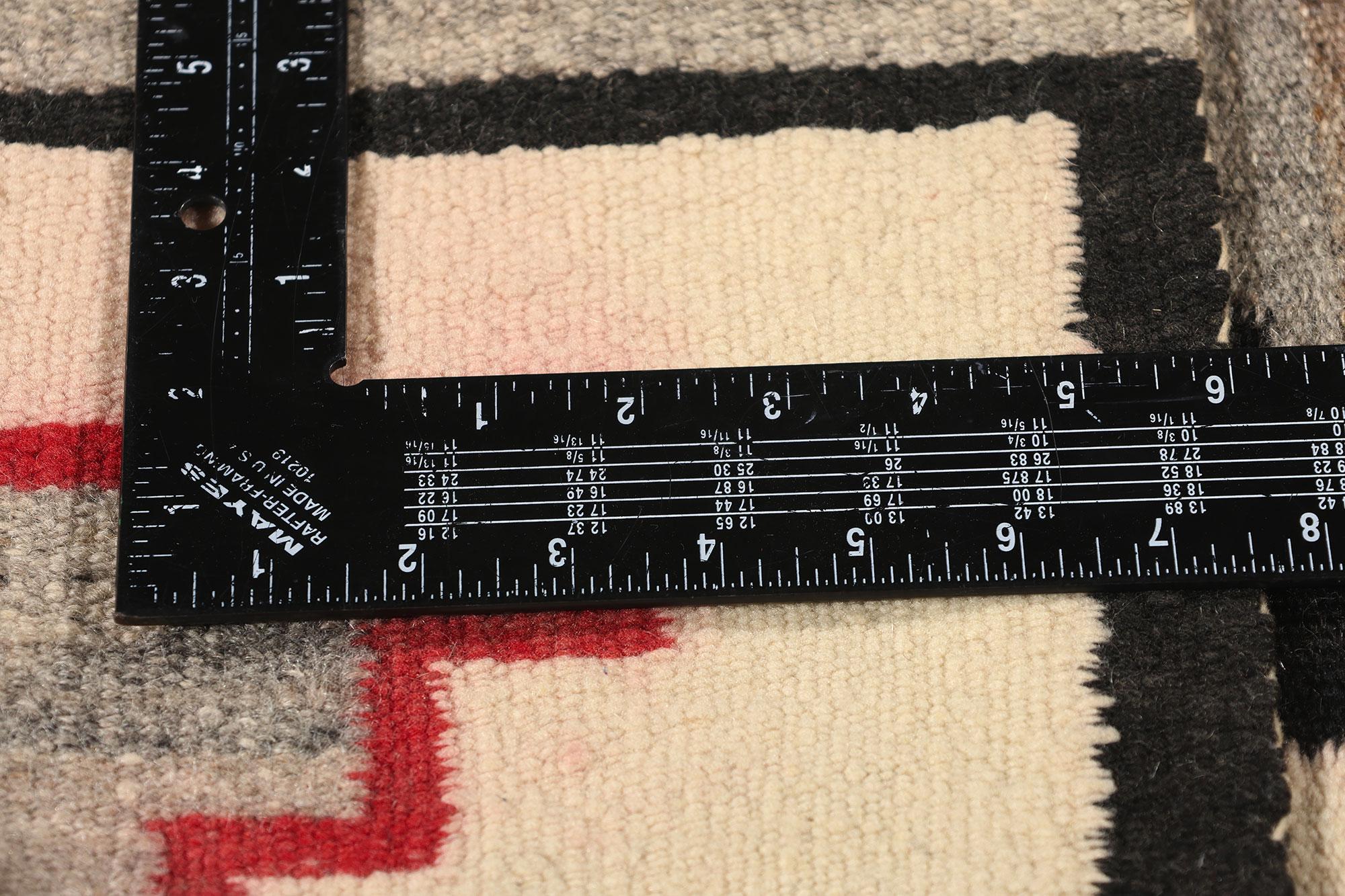 Antiker Navajo-Teppich, Textil der amerikanischen Ureinwohner (Wolle) im Angebot