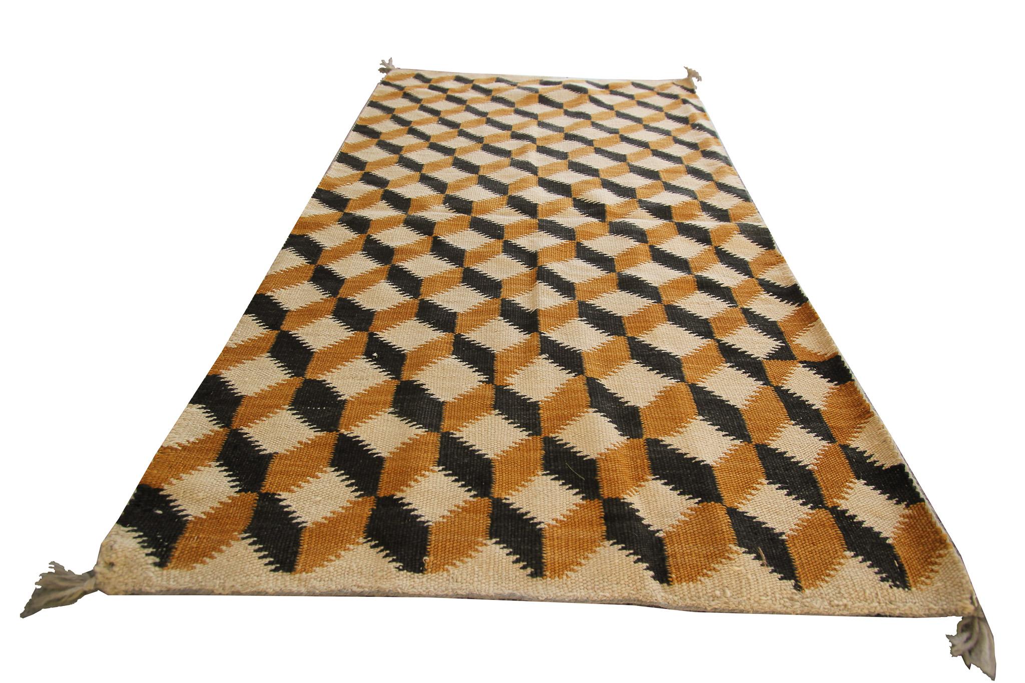 Antique Navajo Rug Rare Trellis Rug Optical Antique Handwoven Tapestry In Good Condition For Sale In New York, NY