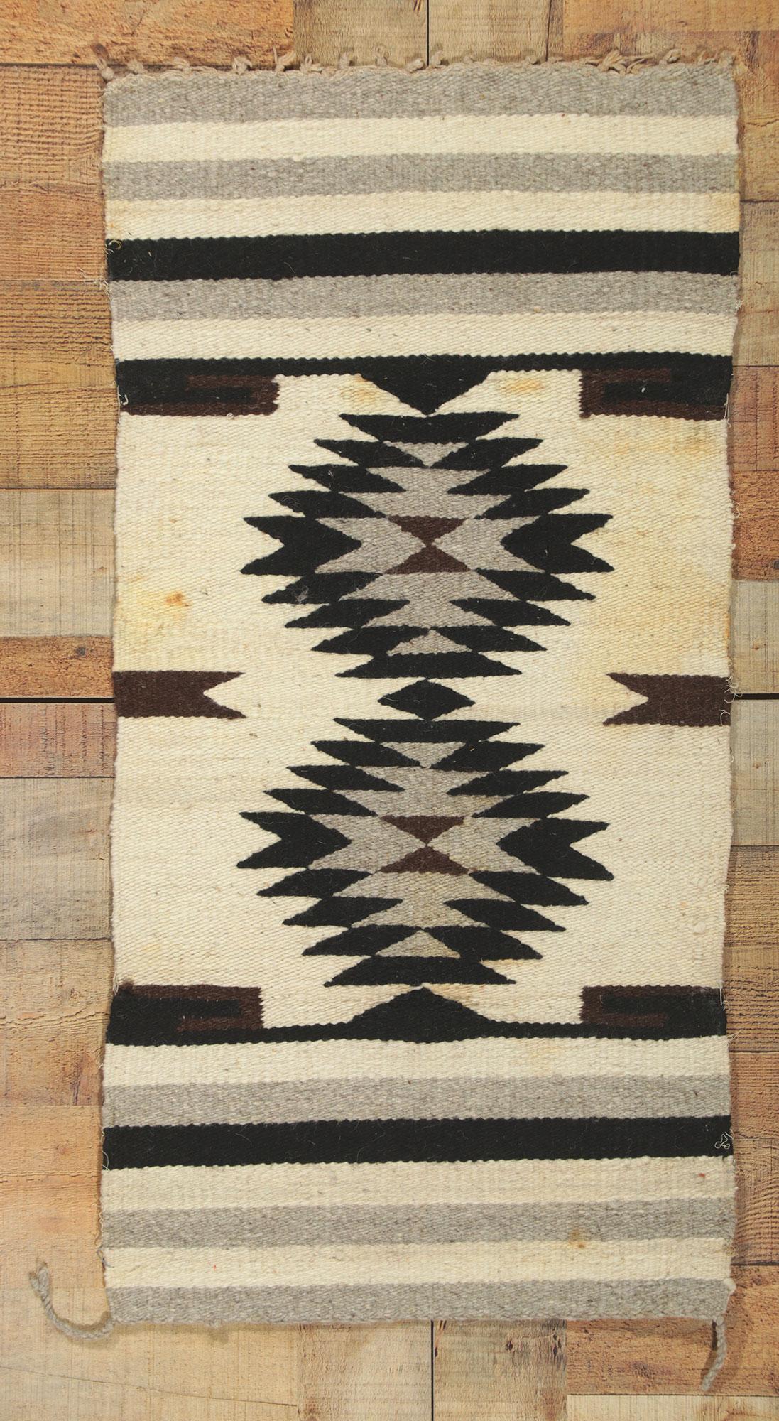Antique Navajo-Style Rug, Southwest Modern Desert & Contemporary Santa Fe For Sale 1