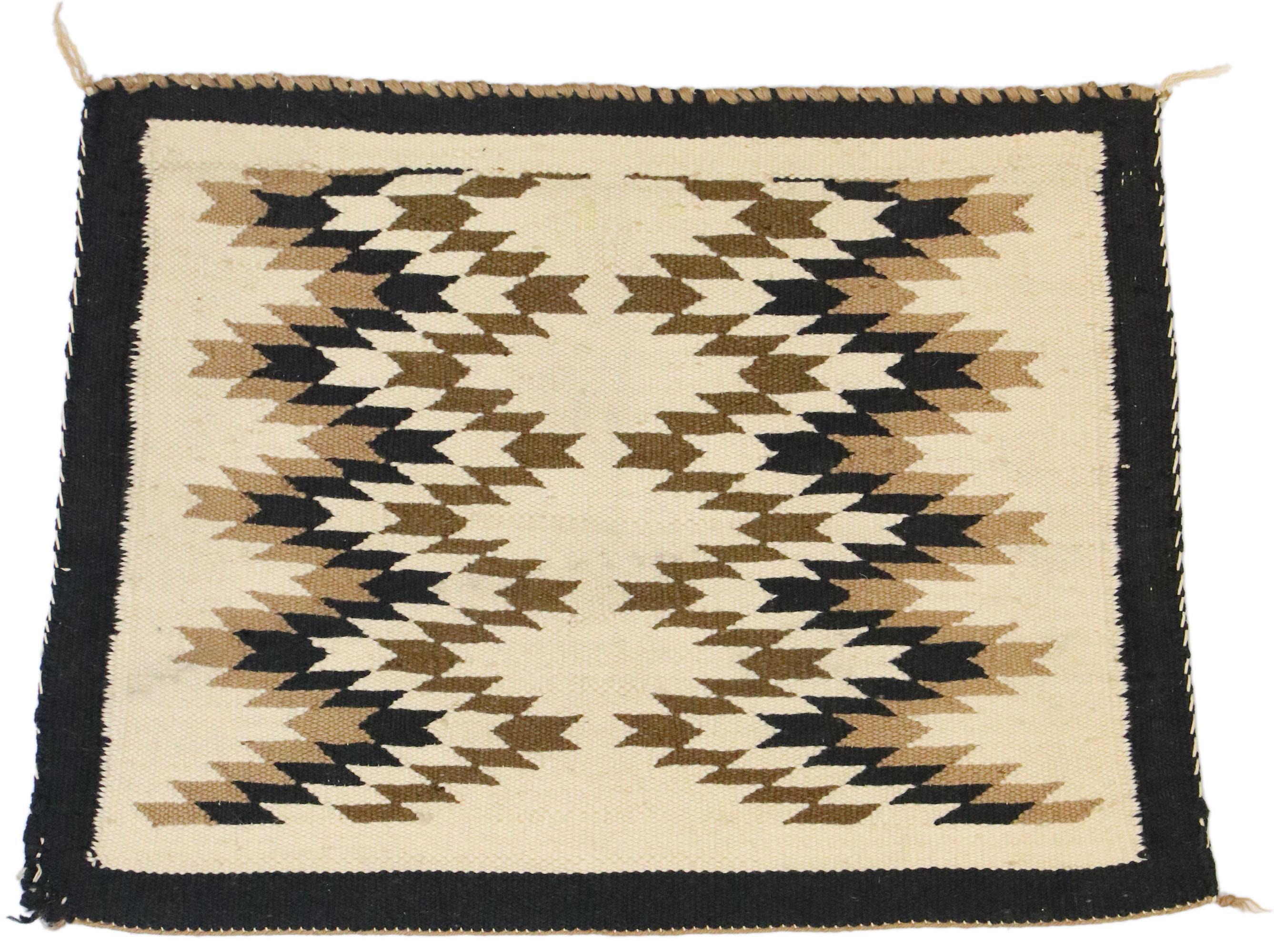 Laine Tapis Navajo ancien de style amérindien, 01'06 x 02'00 en vente
