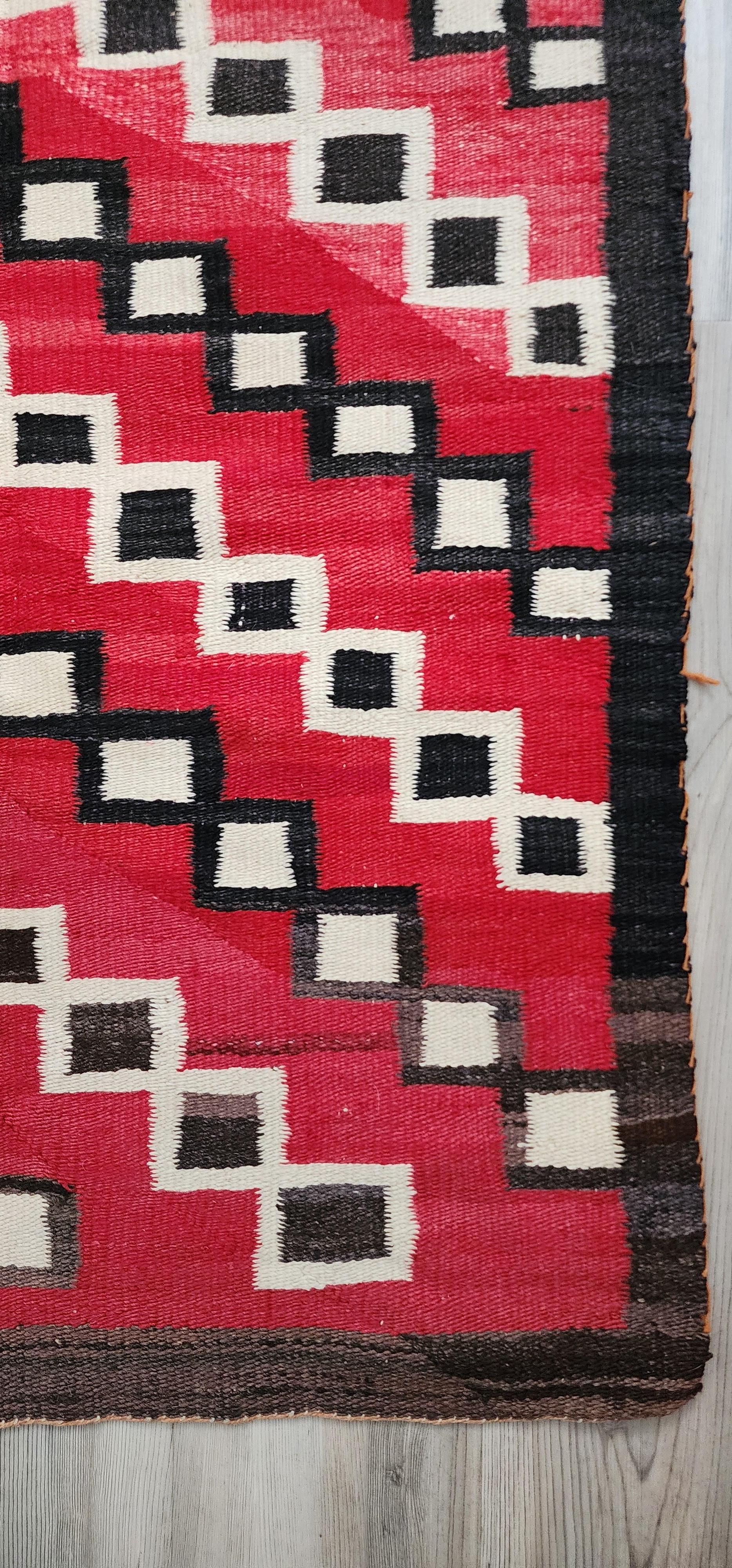 Antique Navajo Weaving Circa 1890 In Good Condition For Sale In Hudson, NY