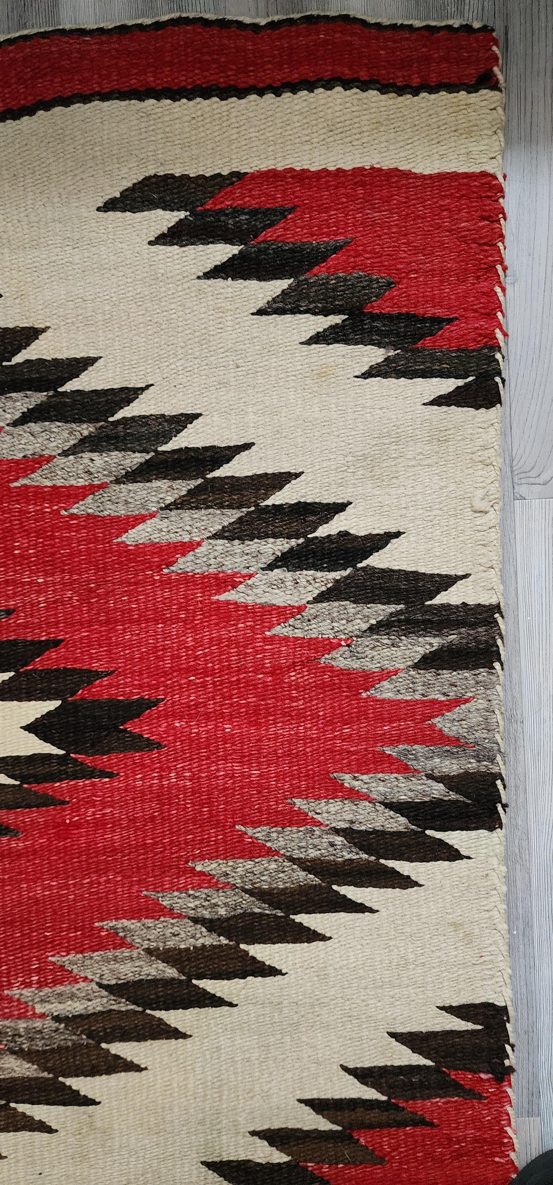 American Antique Navajo Weaving Circa 1910 For Sale